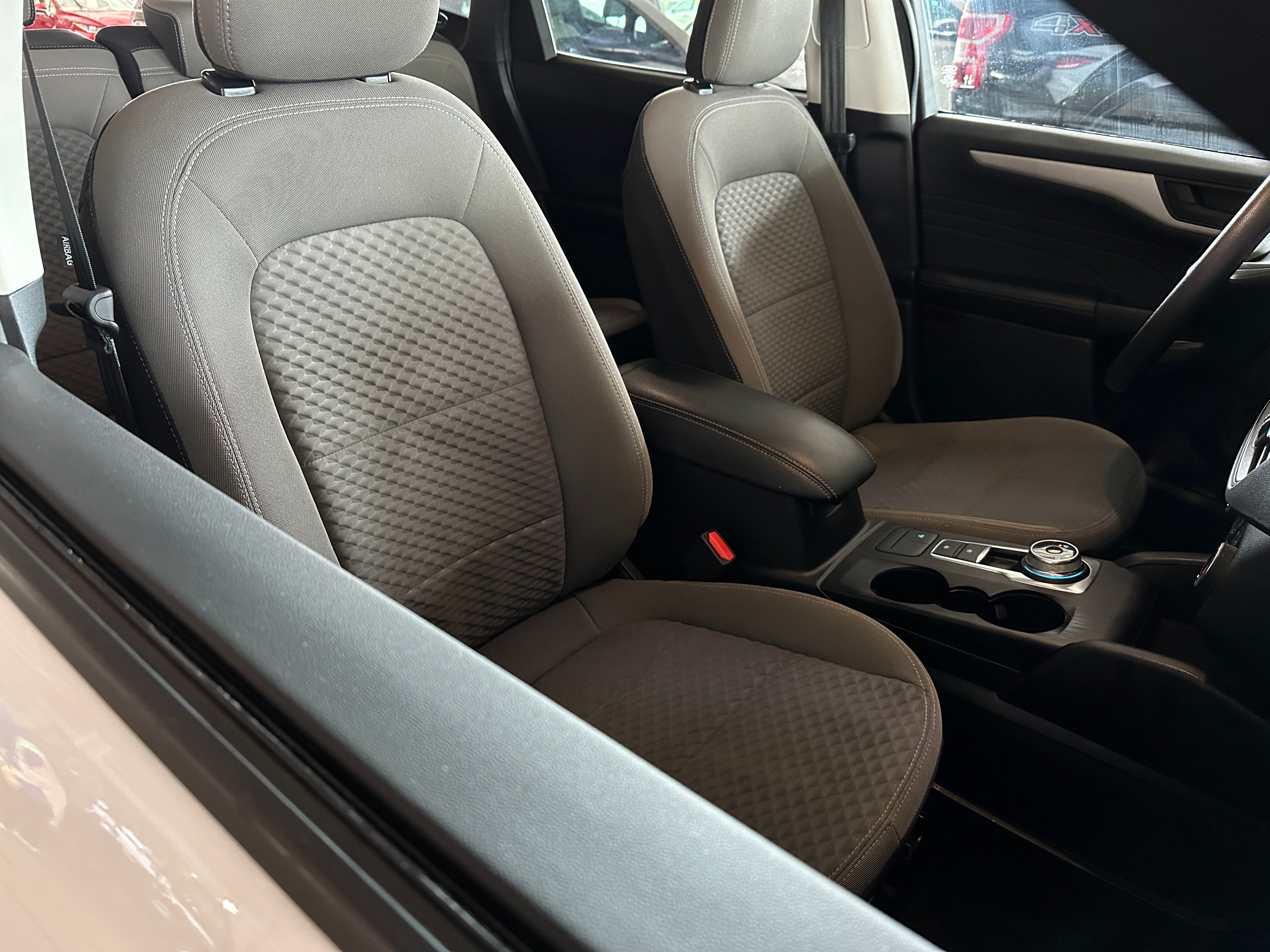 2022 Ford Escape SE Sport Hybrid 2