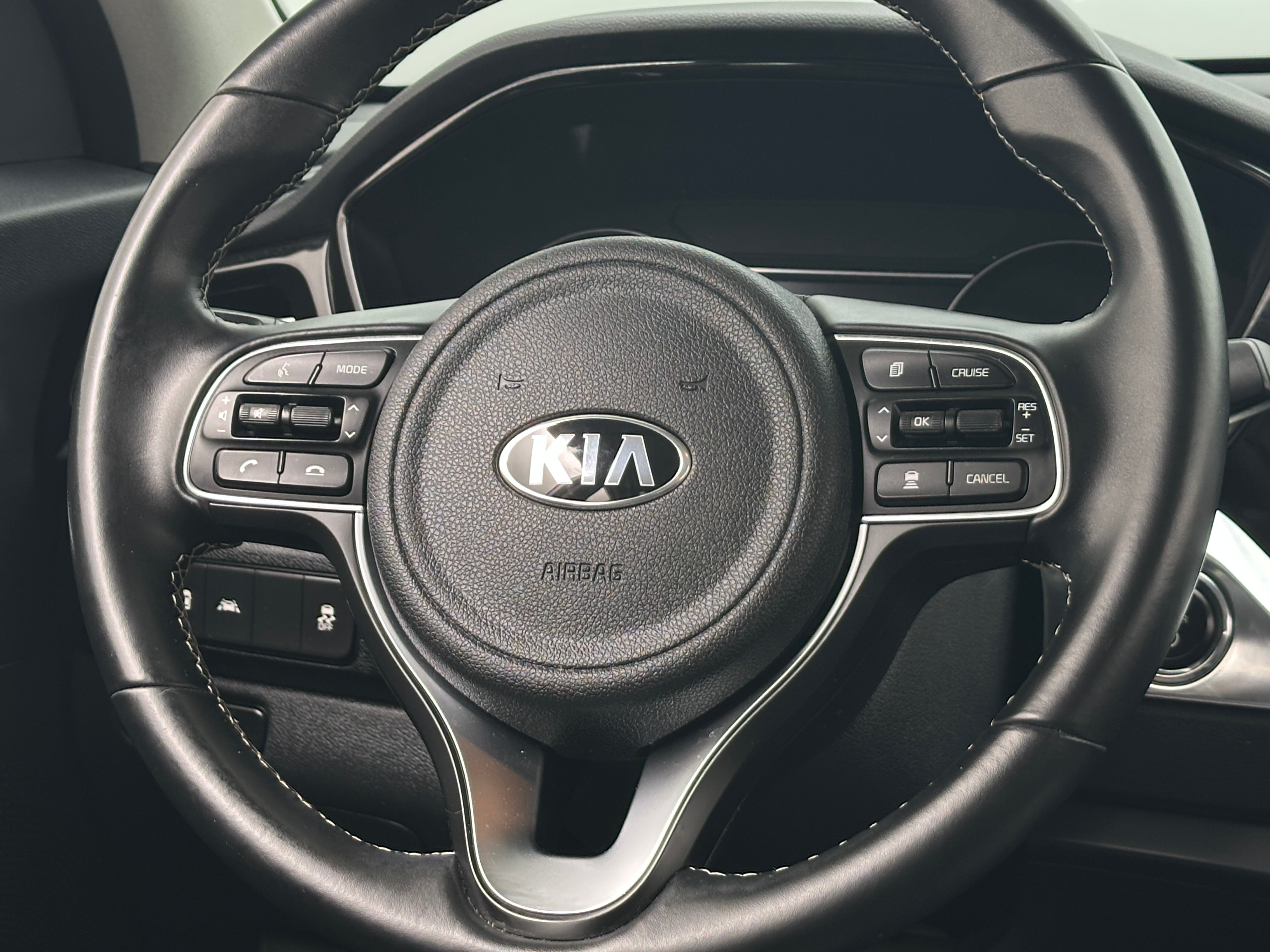 2020 Kia Niro EX 4