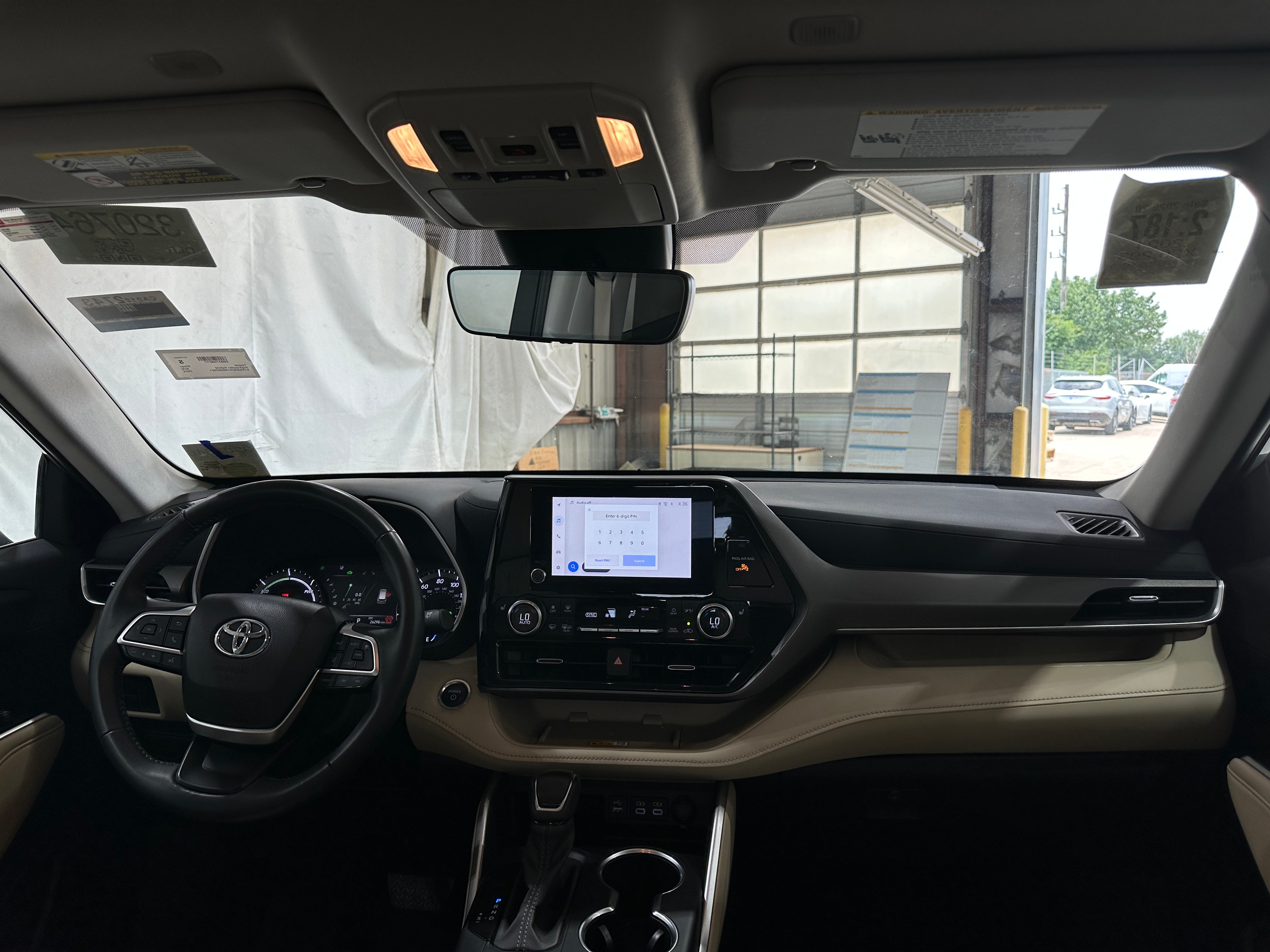 2024 Toyota Highlander XLE 2