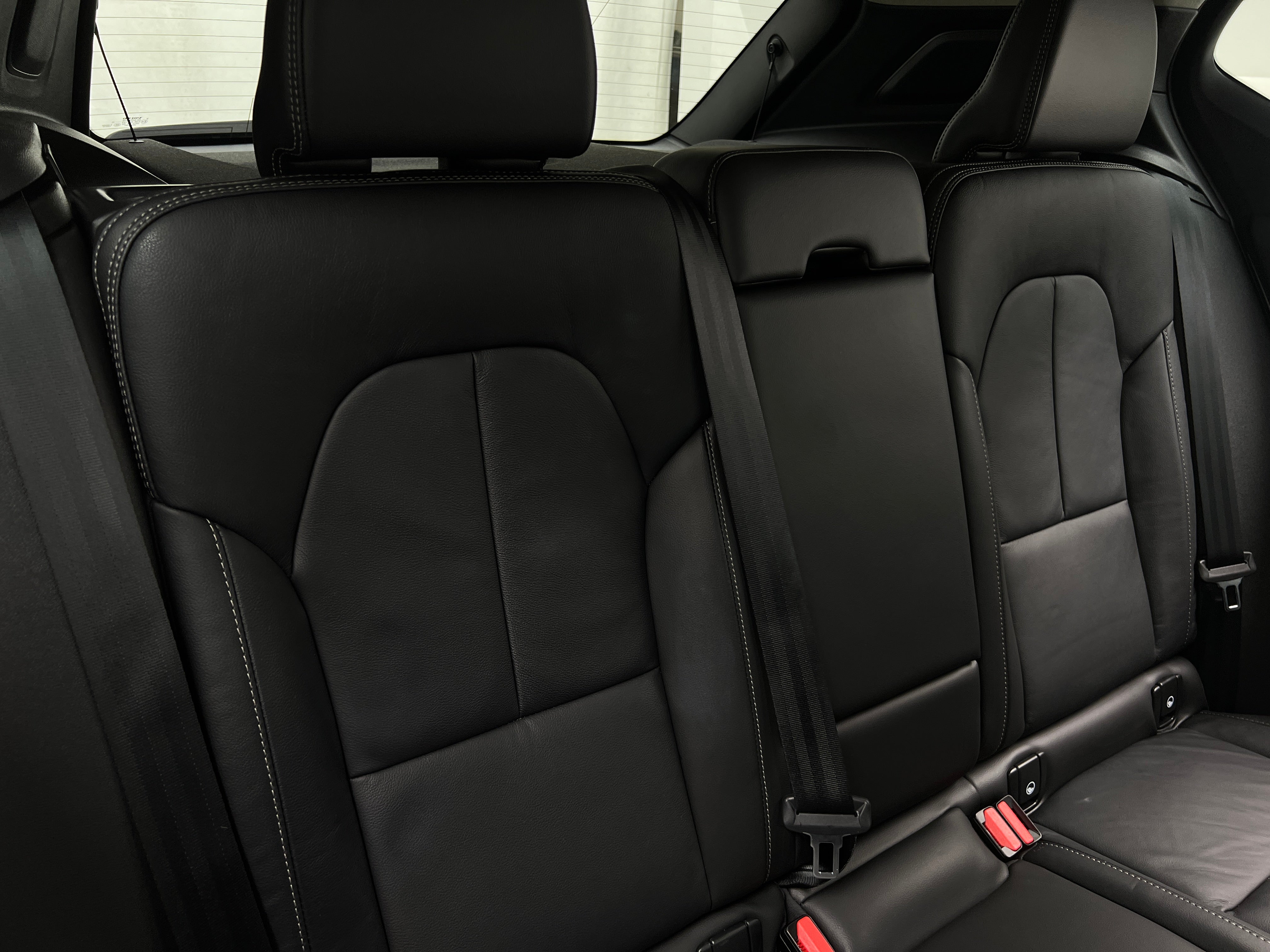 2023 Volvo XC40 B4 Core 5