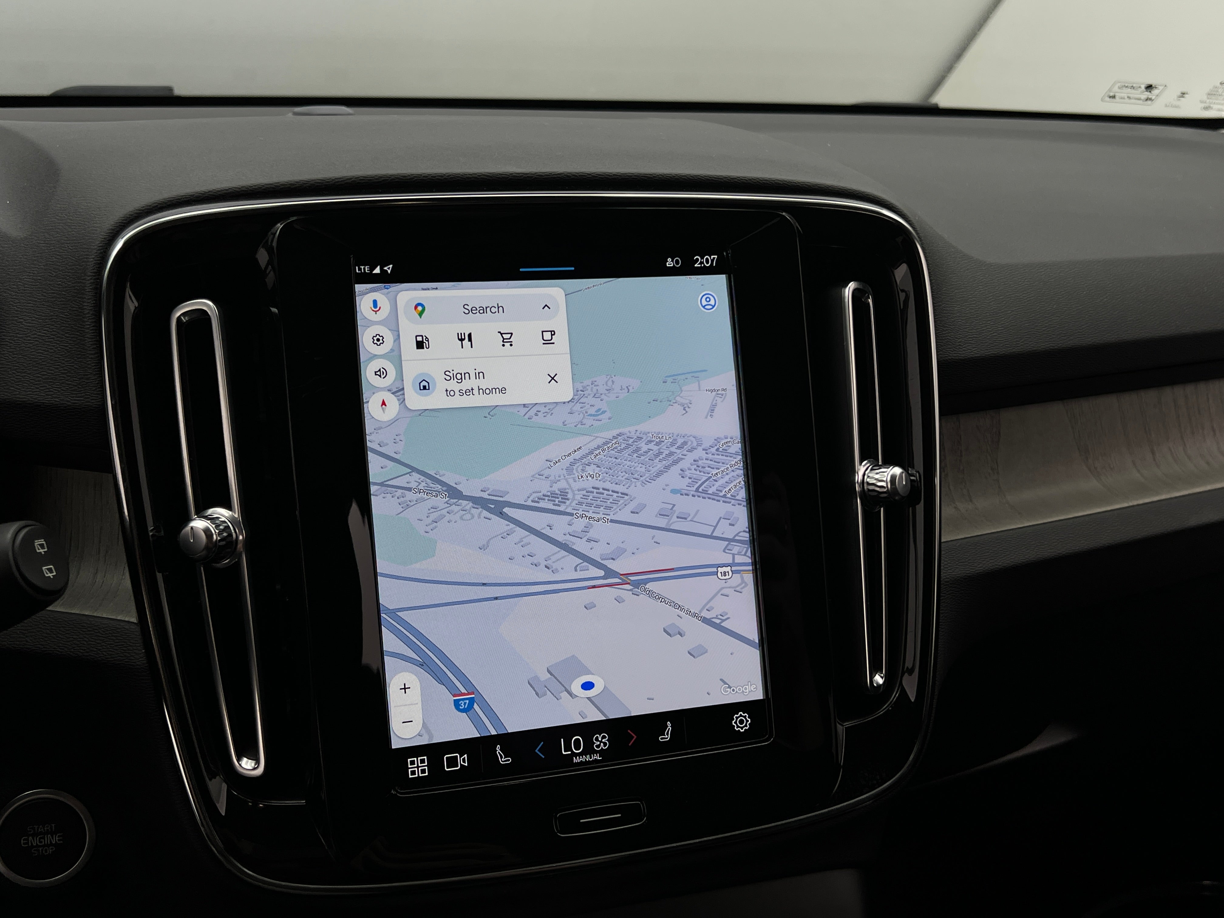 2023 Volvo XC40 B4 Core 3