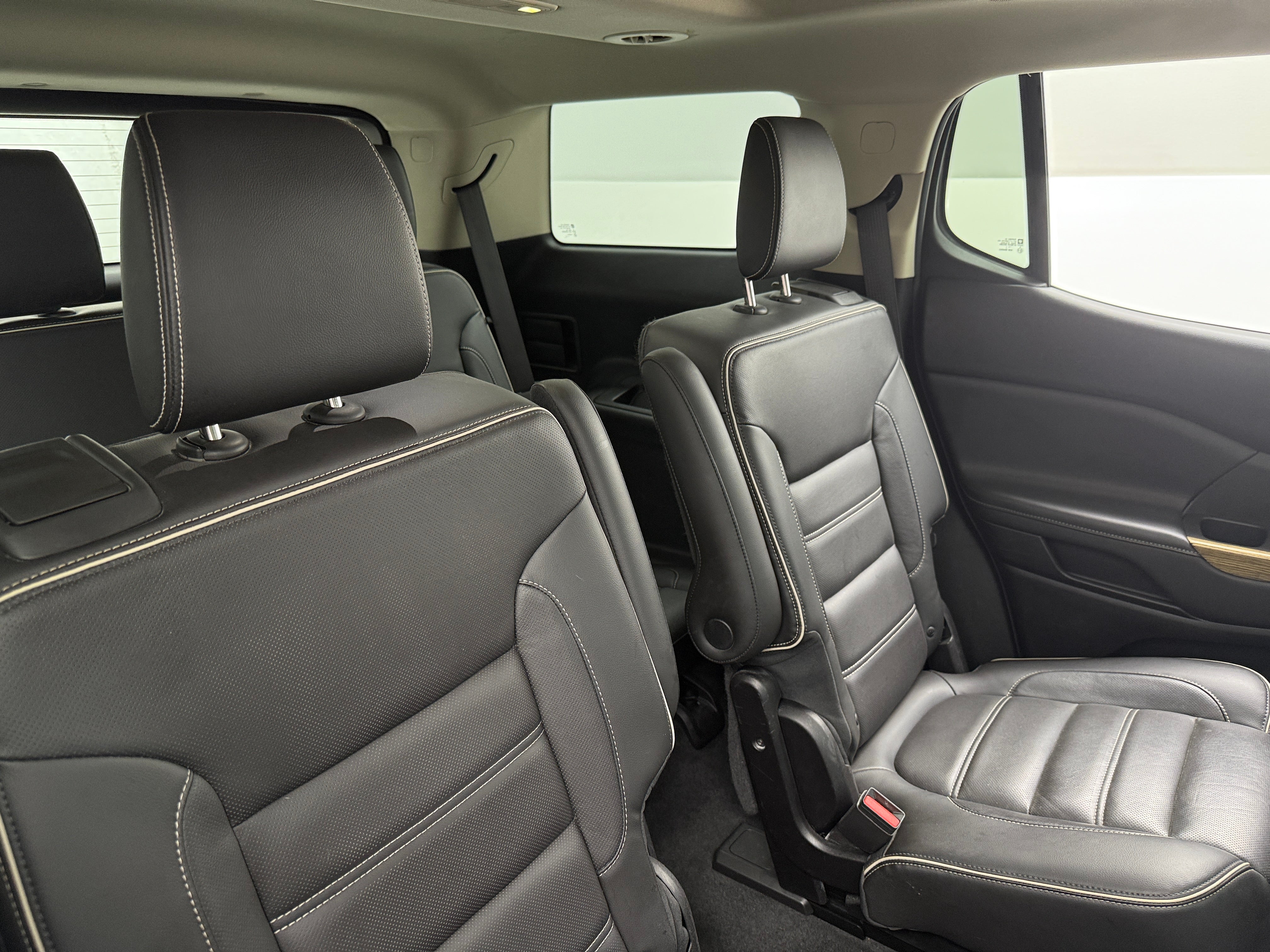 2017 GMC Acadia Denali 5