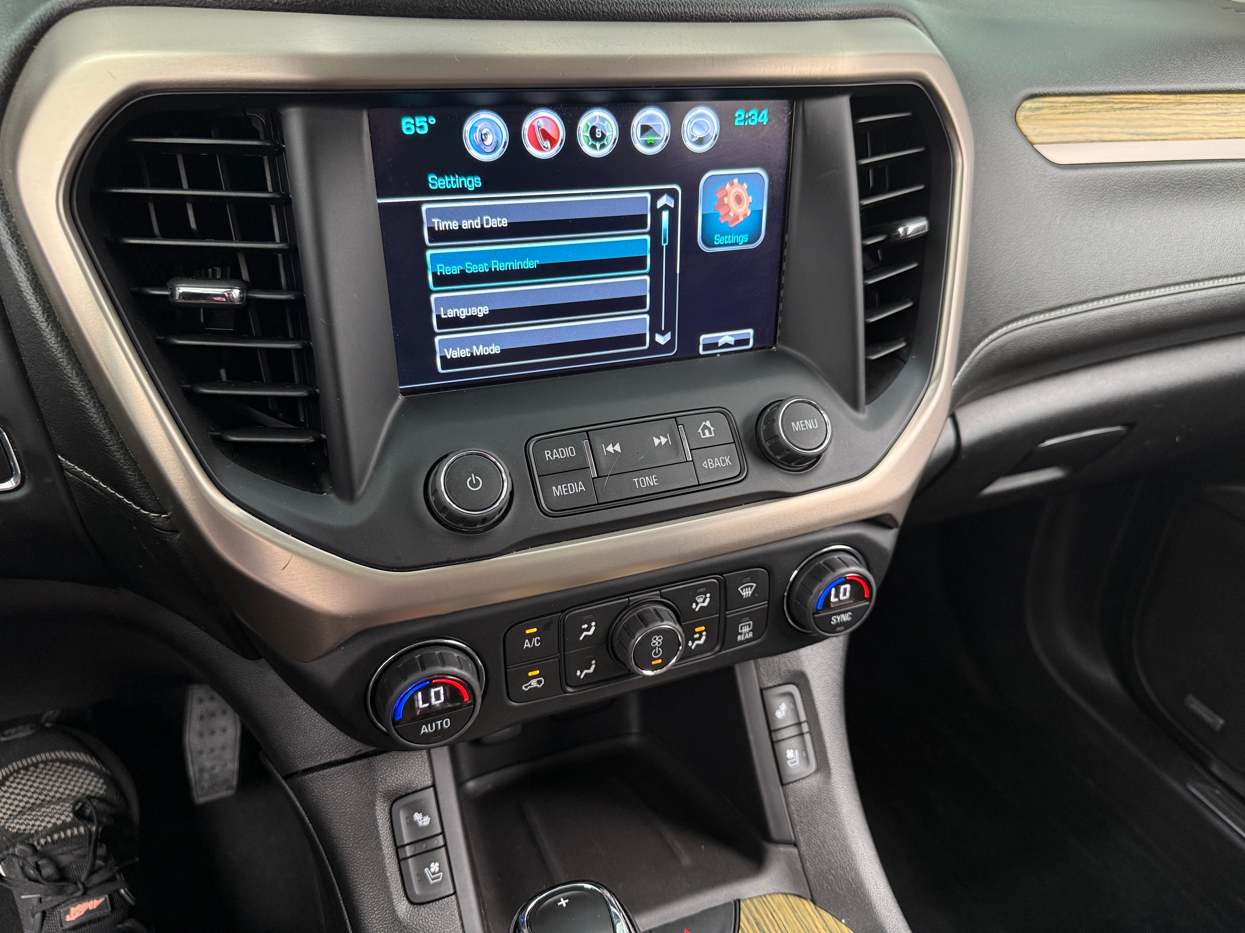 2017 GMC Acadia Denali 3