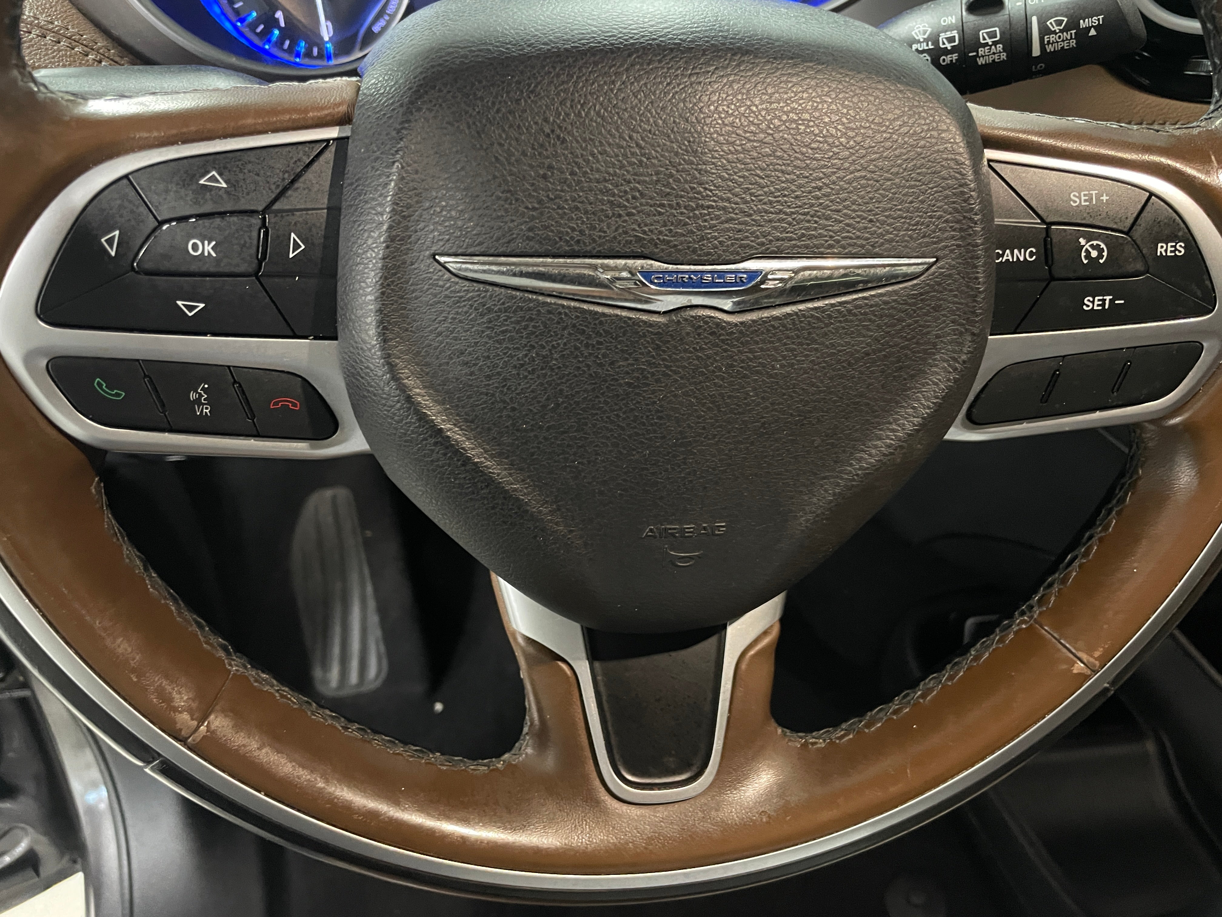 2017 Chrysler Pacifica Limited 4