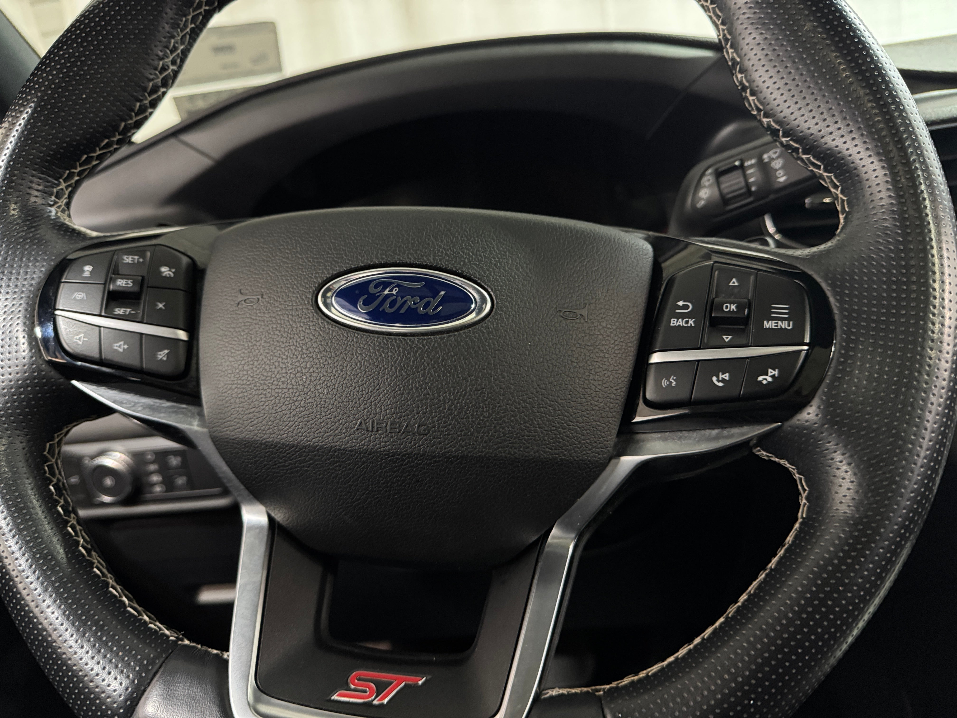 2021 Ford Explorer ST 5