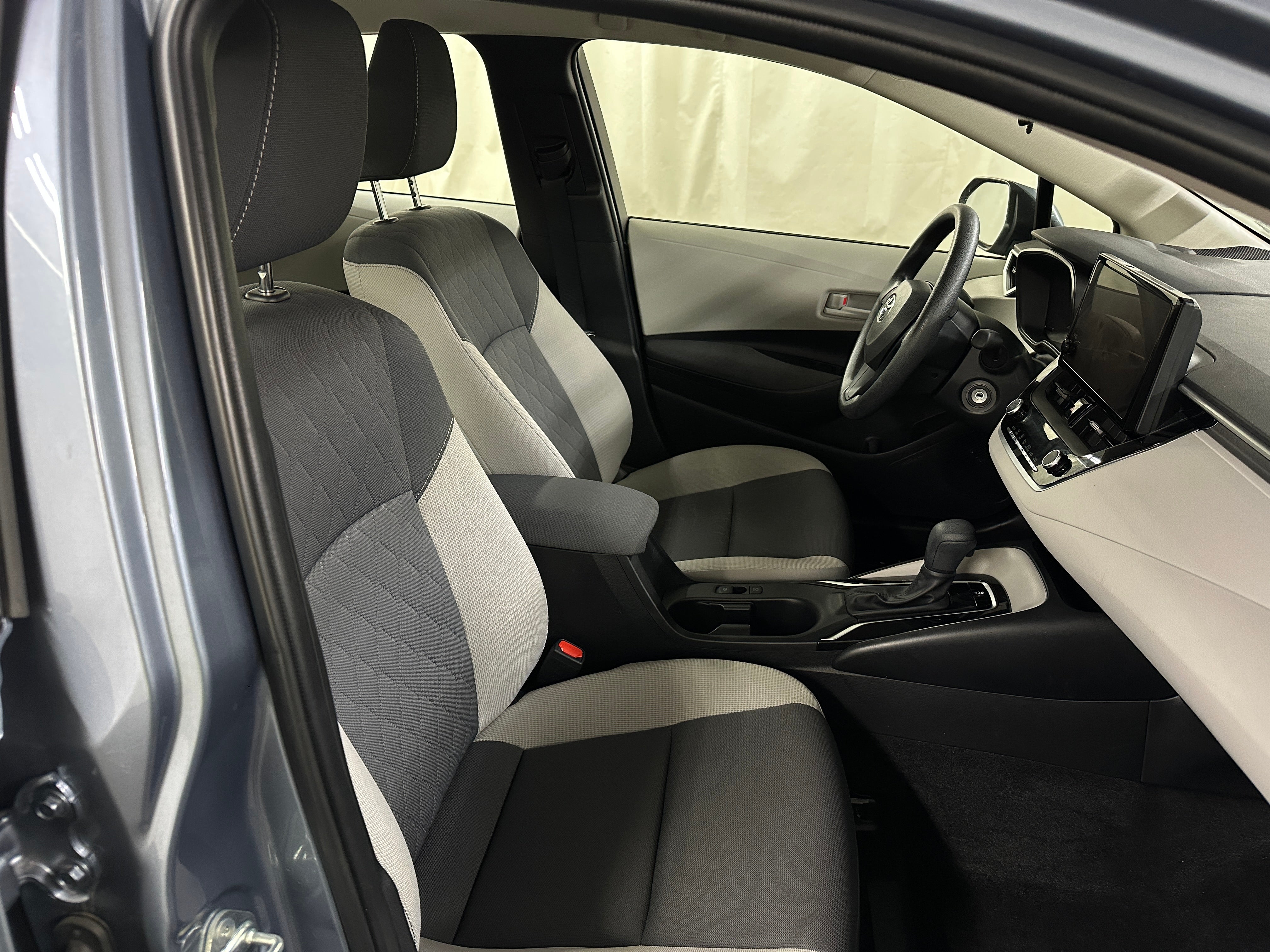 2023 Toyota Corolla LE 2