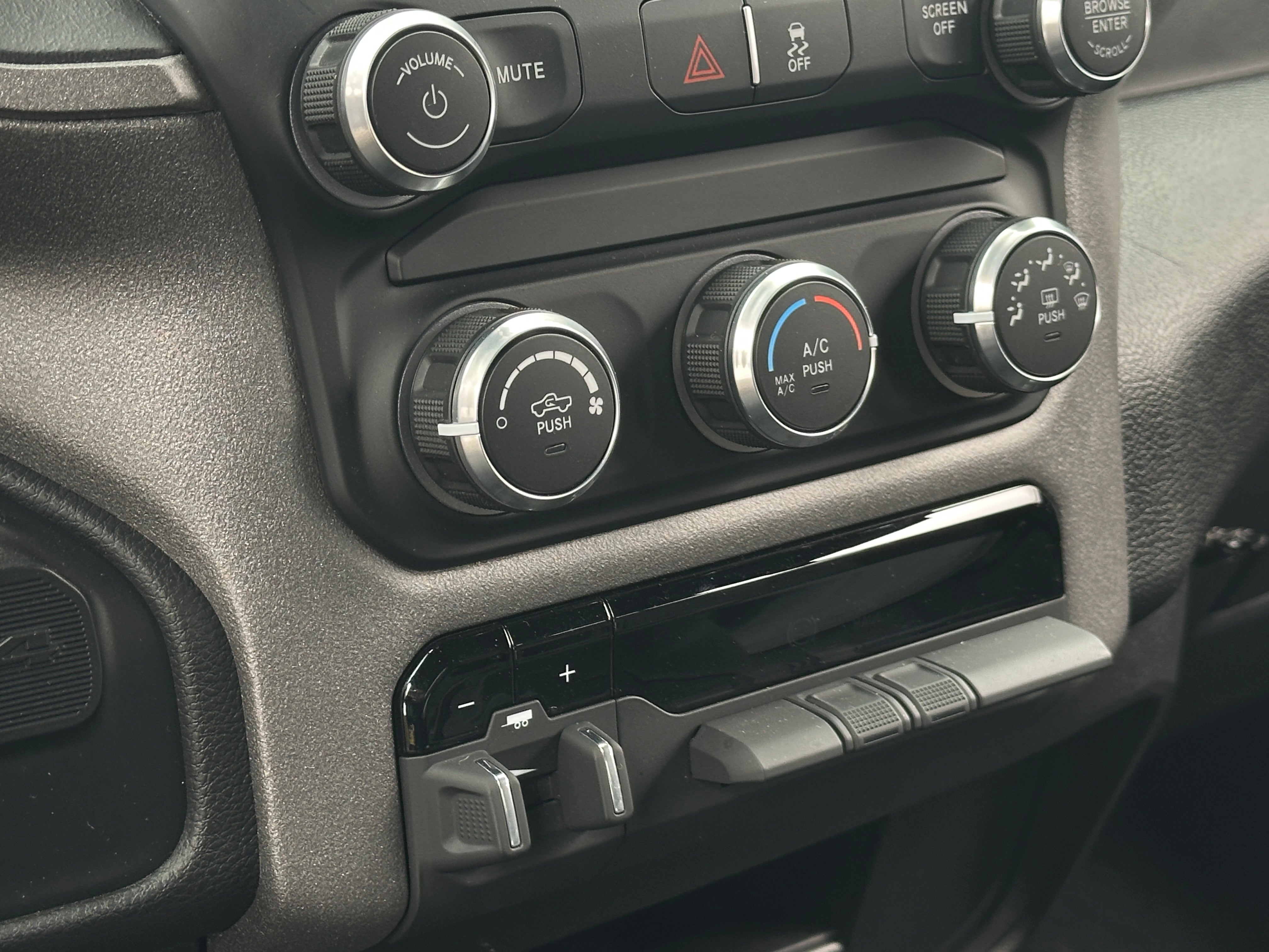 2023 RAM 2500 Tradesman 4