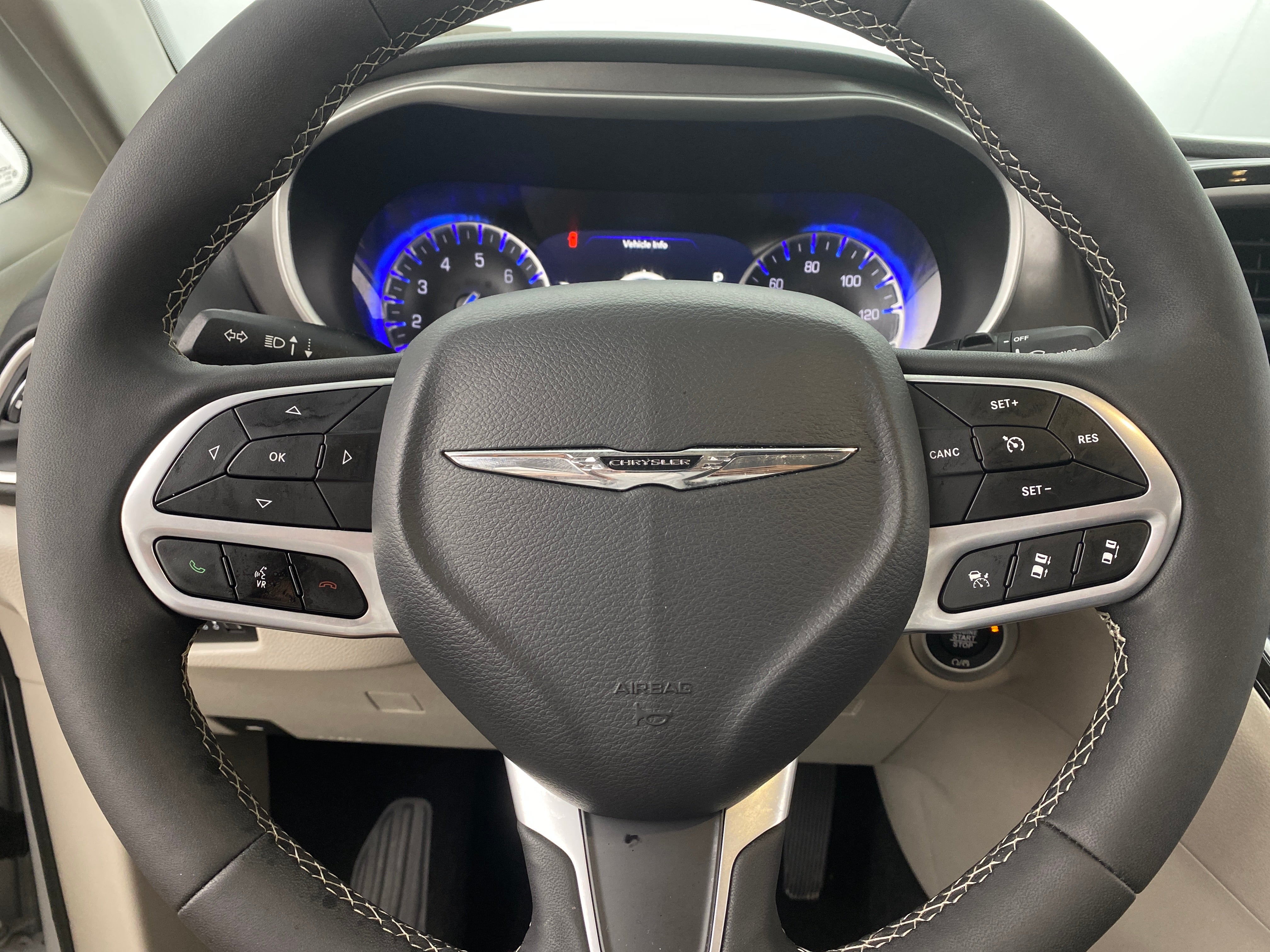 2024 Chrysler Pacifica Touring L 4