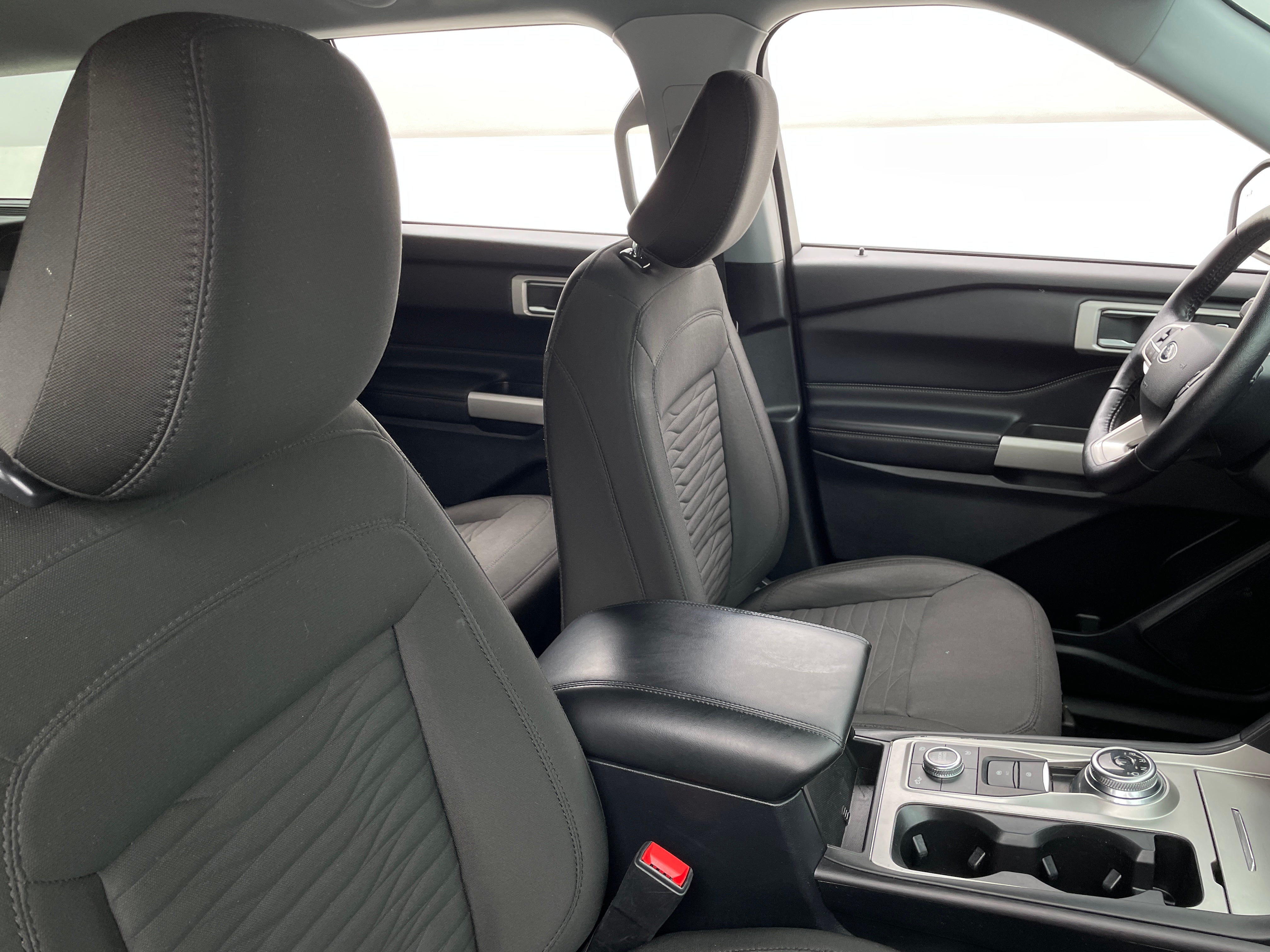 2021 Ford Explorer XLT 2