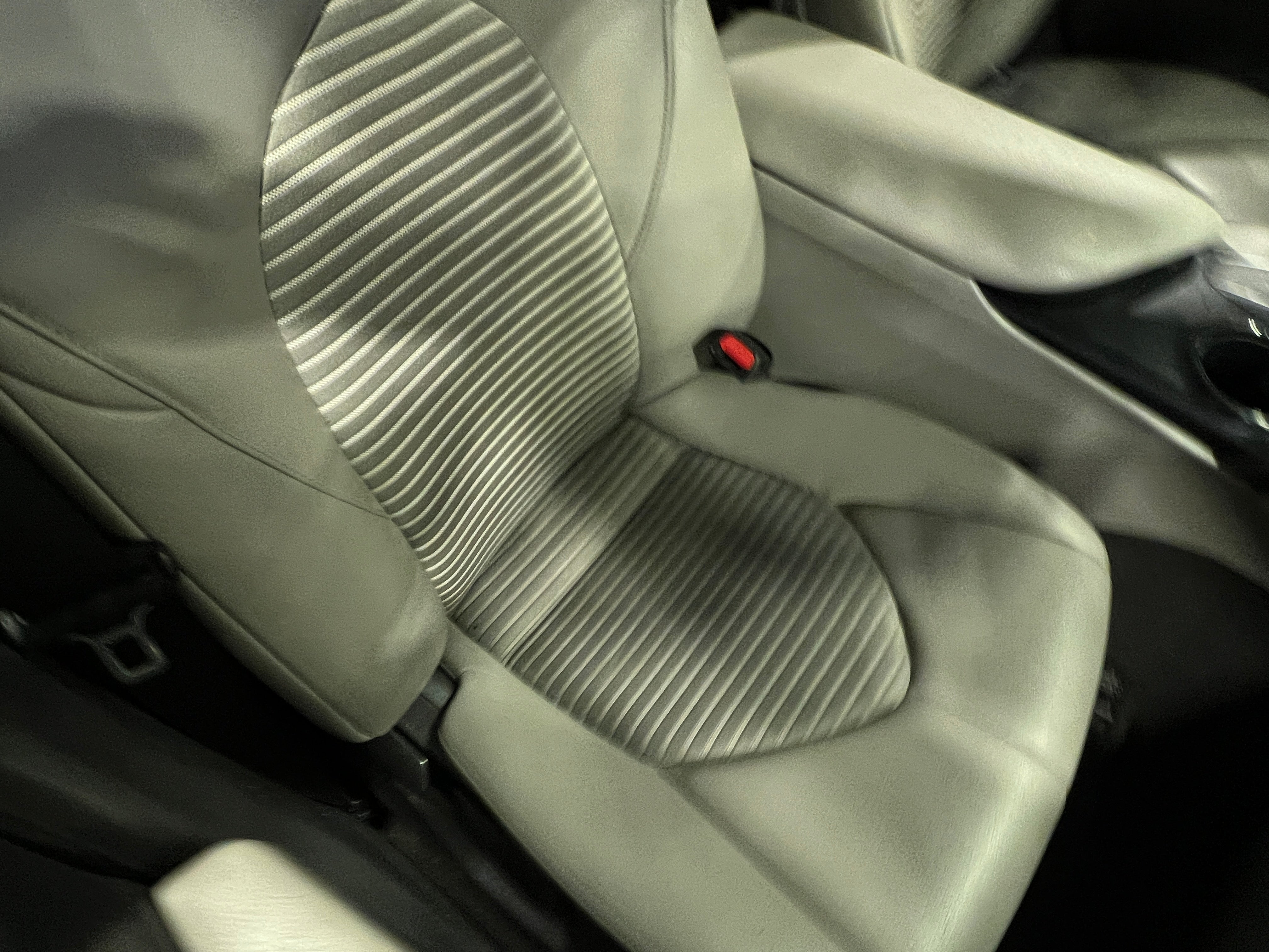 2020 Toyota Camry SE 2