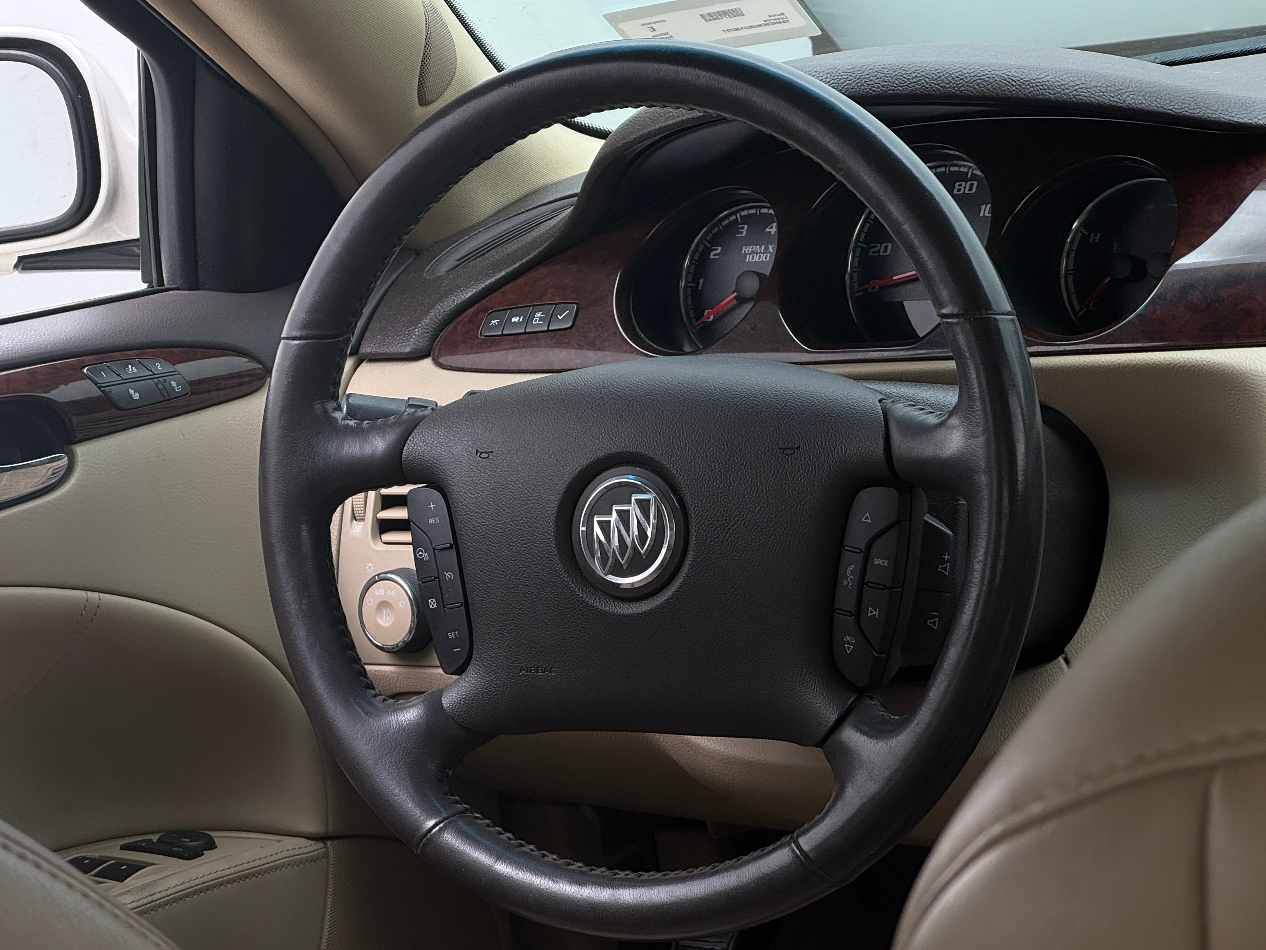 2011 Buick Lucerne CXL 4