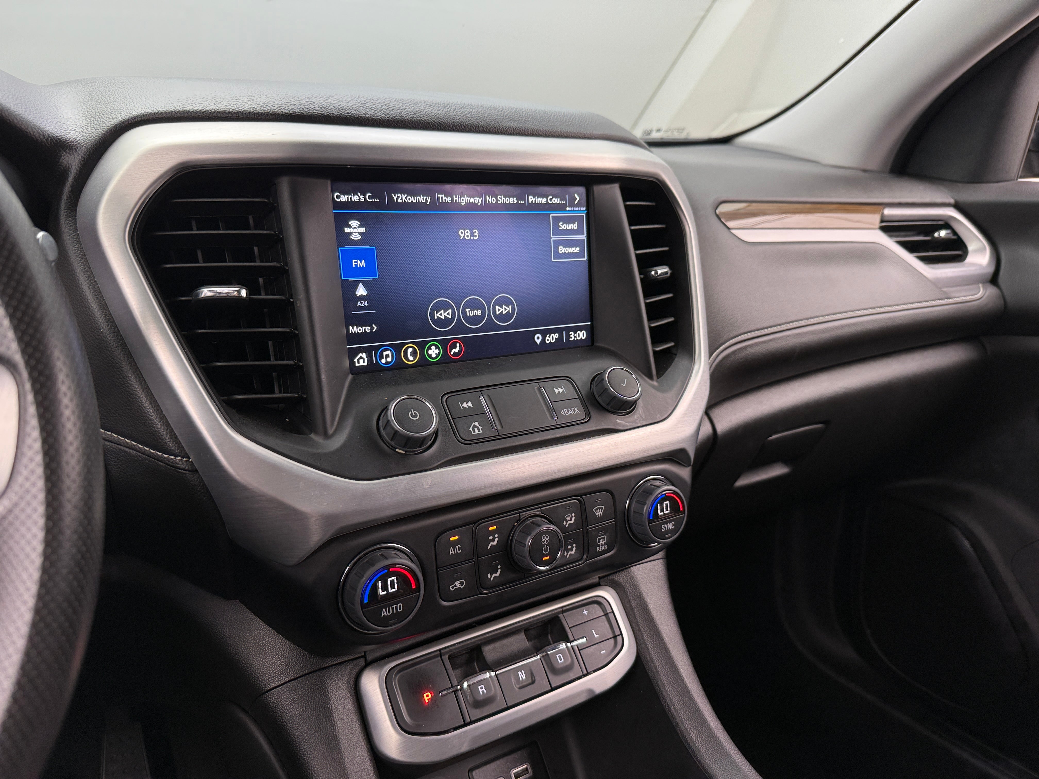 2023 GMC Acadia SLE 4