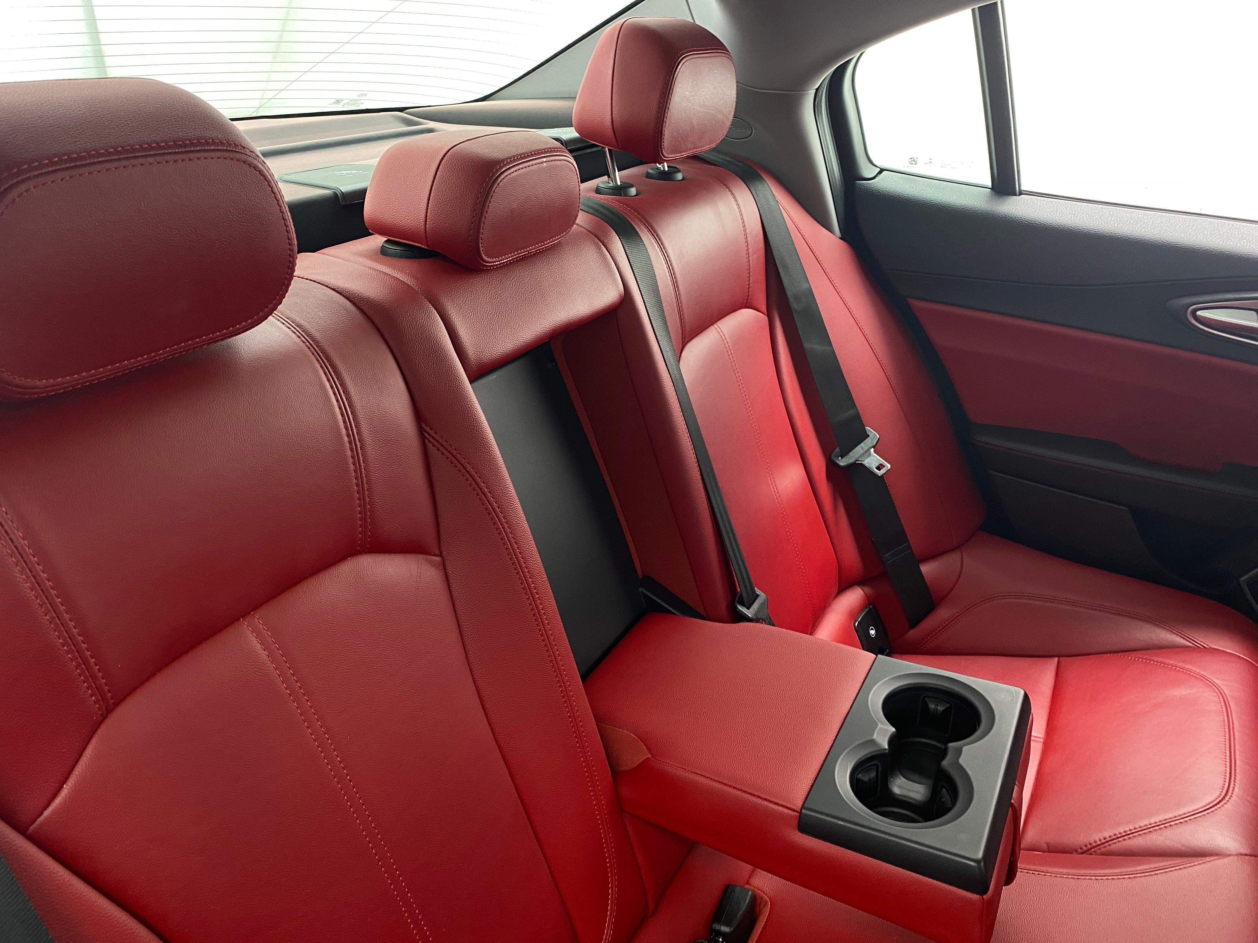2019 Alfa Romeo Giulia Base 5