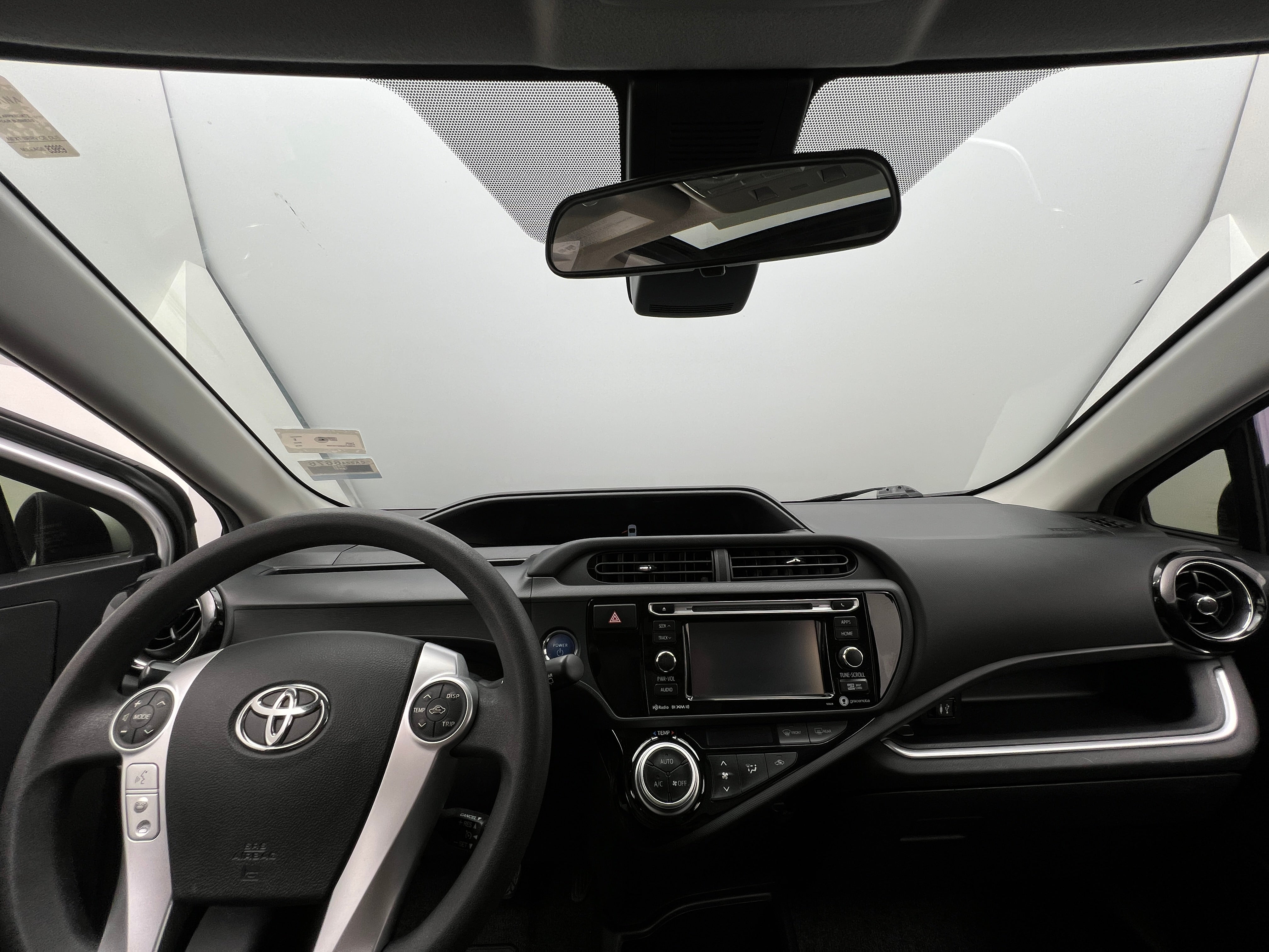 2016 Toyota Prius c Three 3
