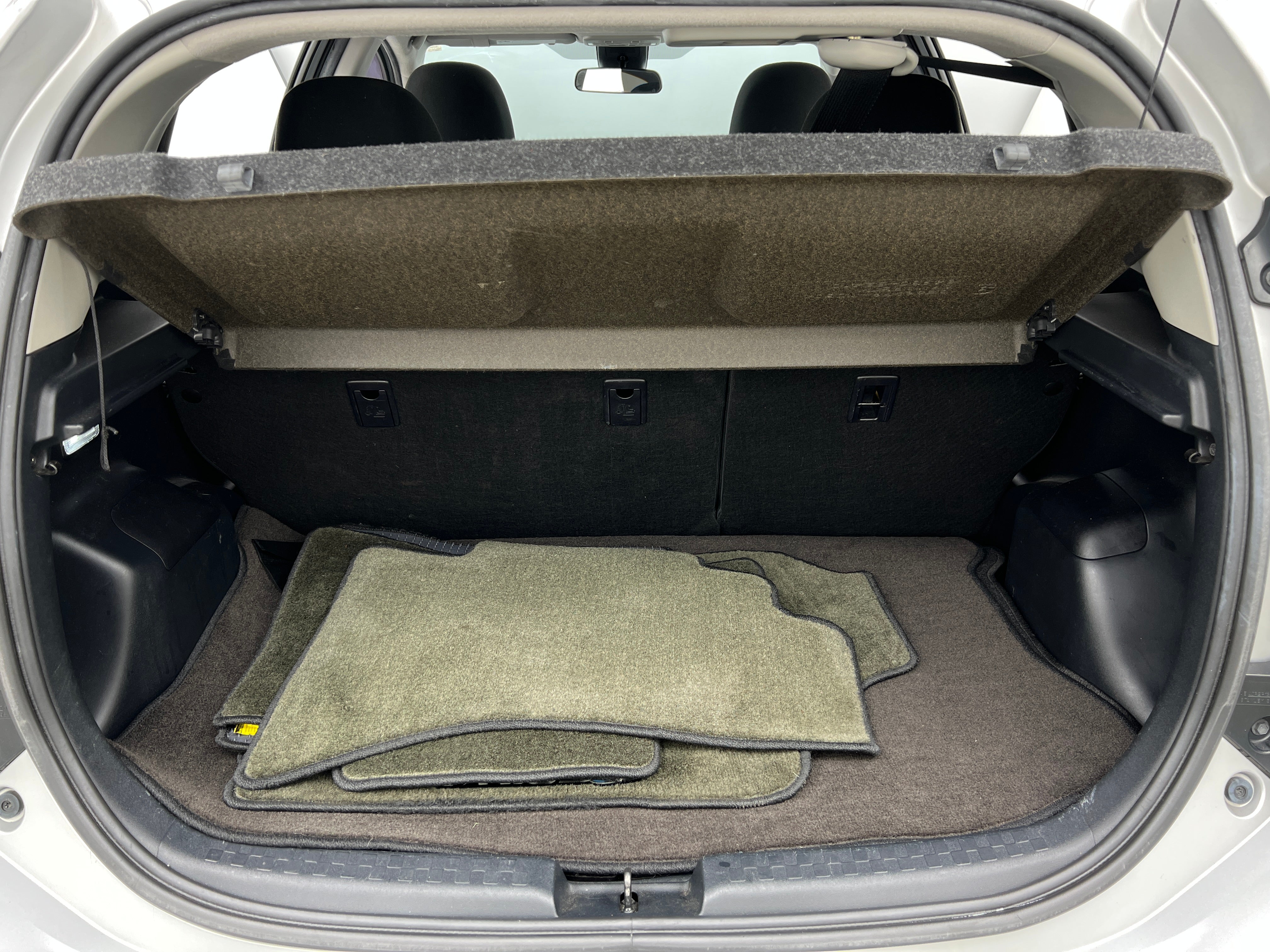 2016 Toyota Prius c Three 7