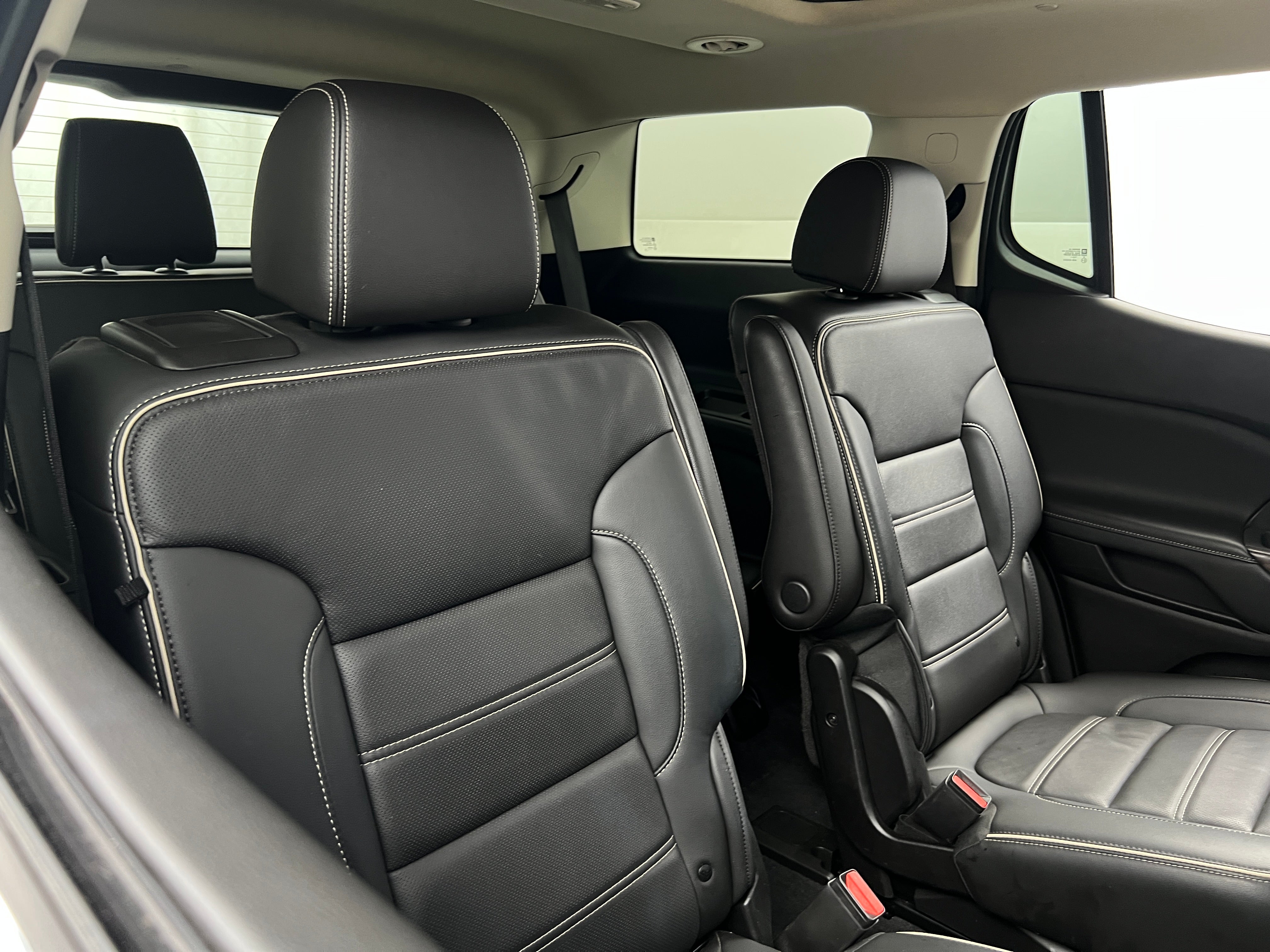 2022 GMC Acadia Denali 5