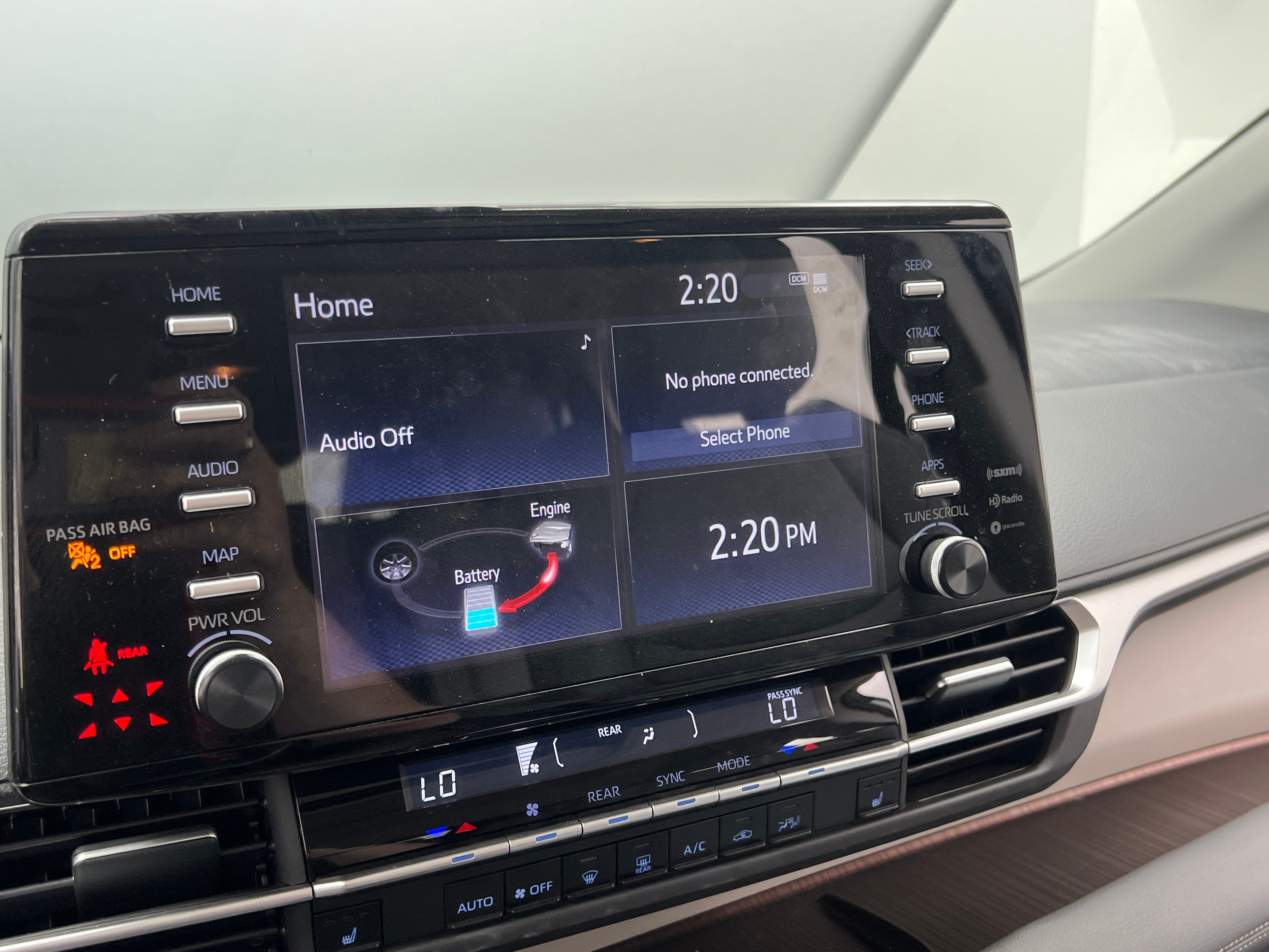 2023 Toyota Sienna XLE 3