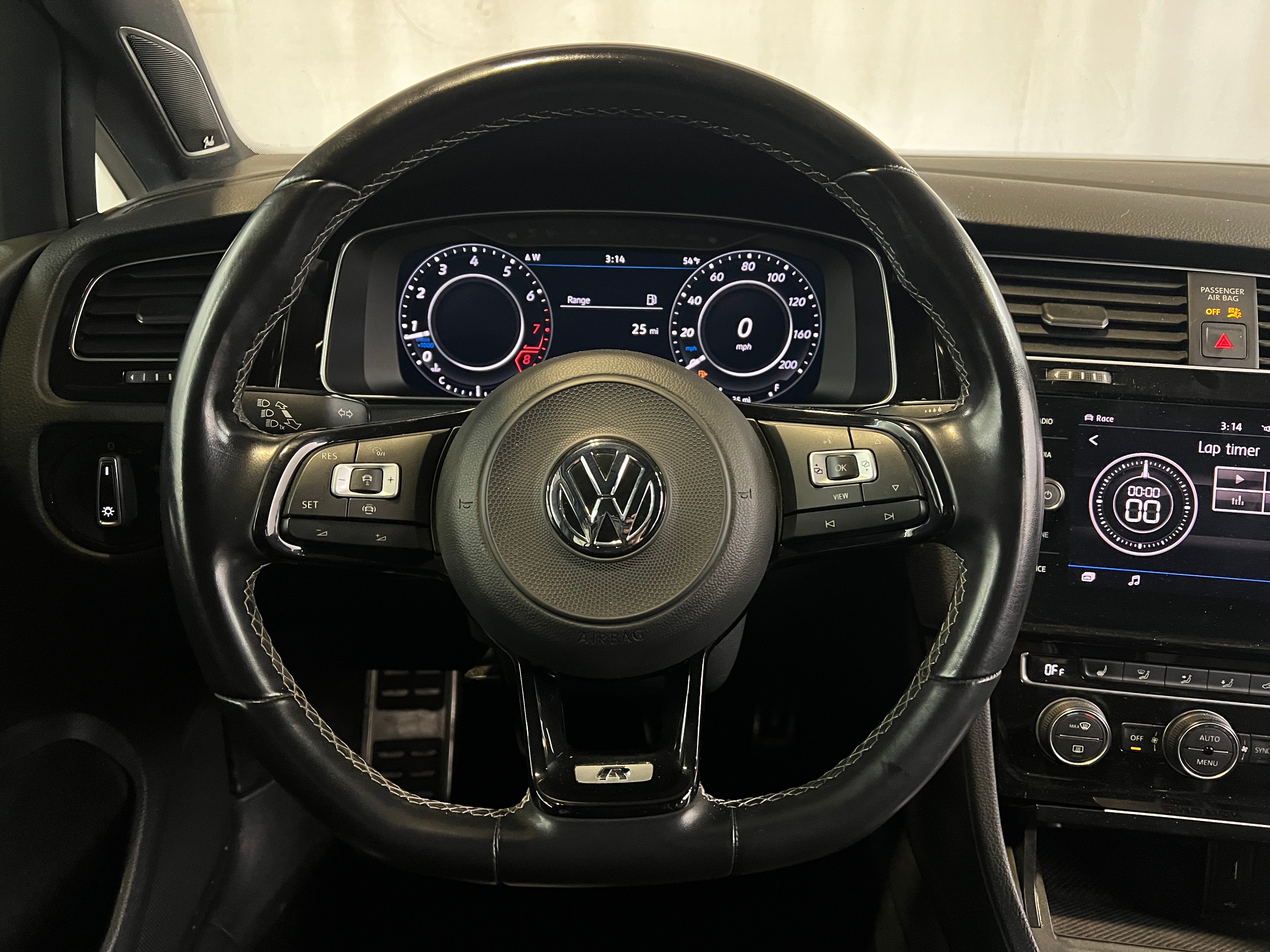 2019 Volkswagen Golf R 4