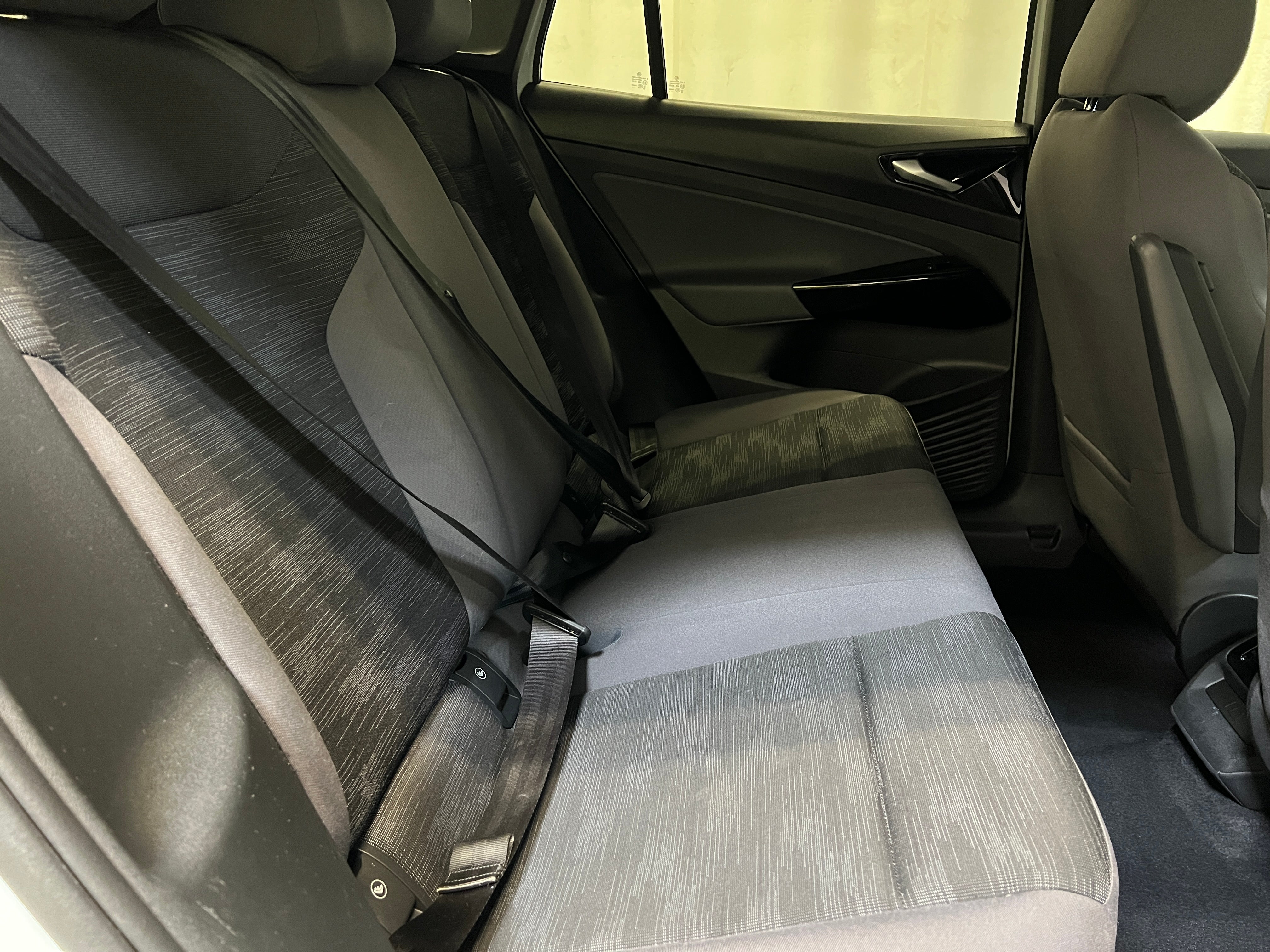 2021 Volkswagen ID.4 Pro 6