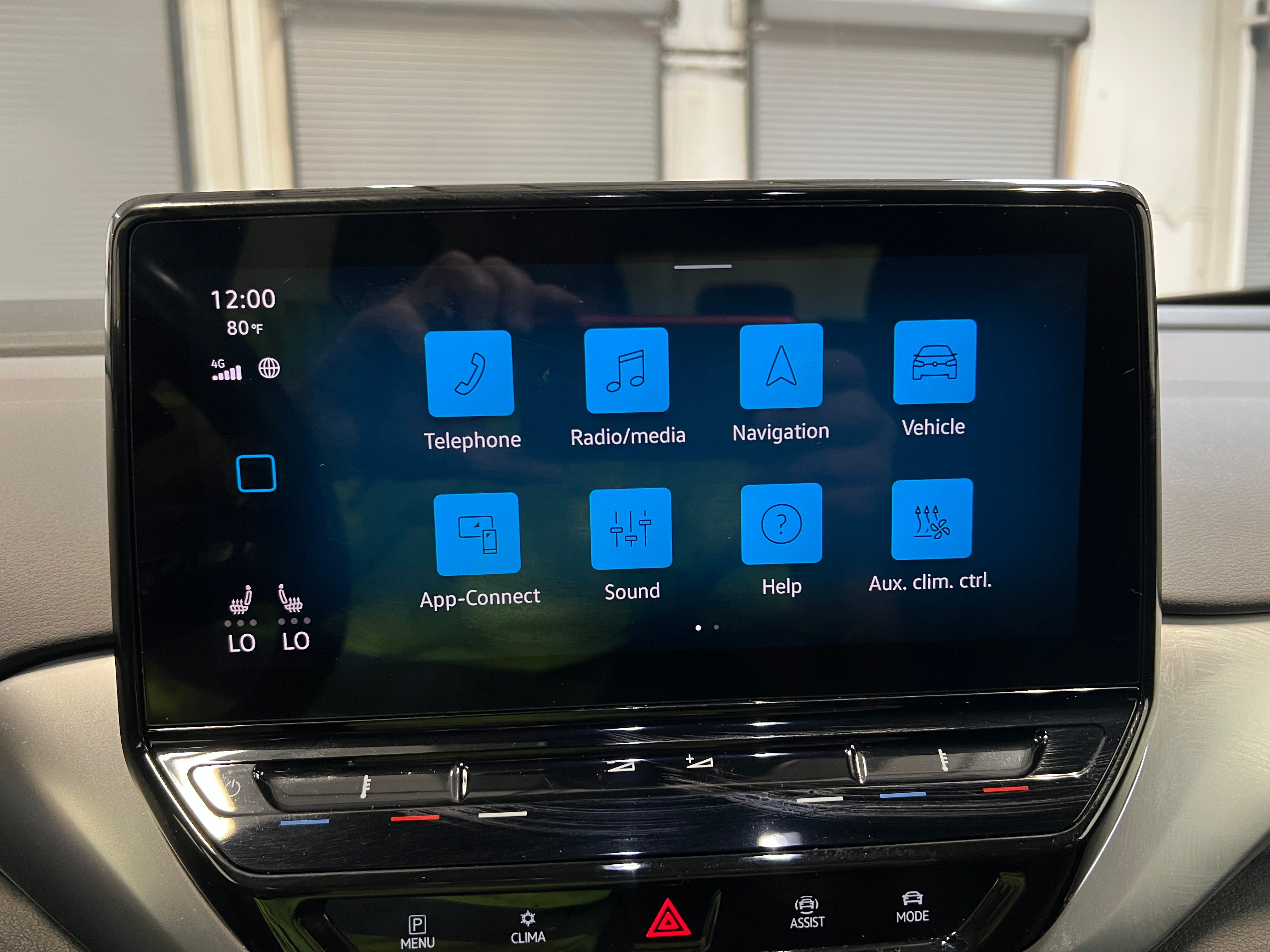 2021 Volkswagen ID.4 Pro 4