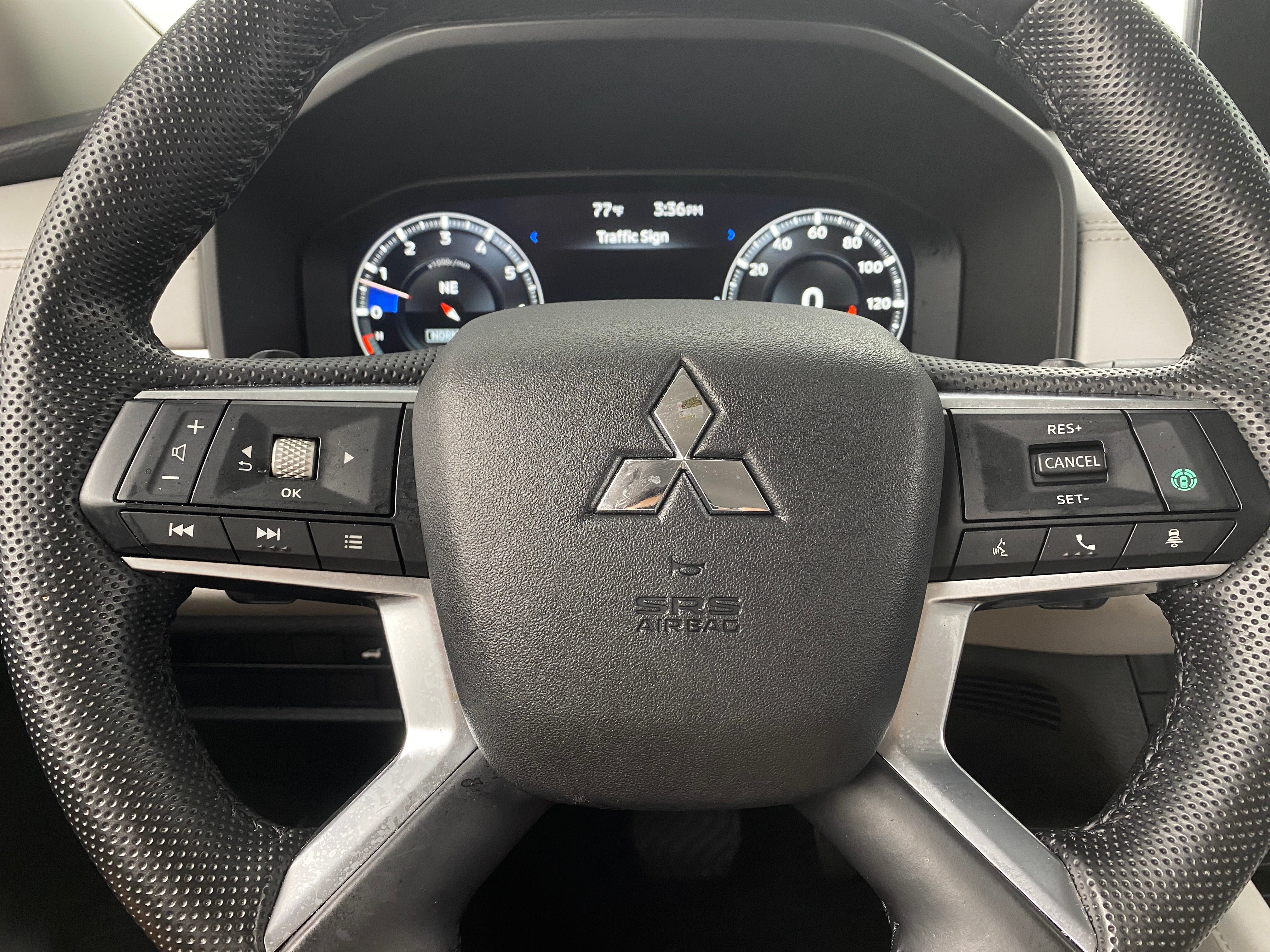 2023 Mitsubishi Outlander SEL 4
