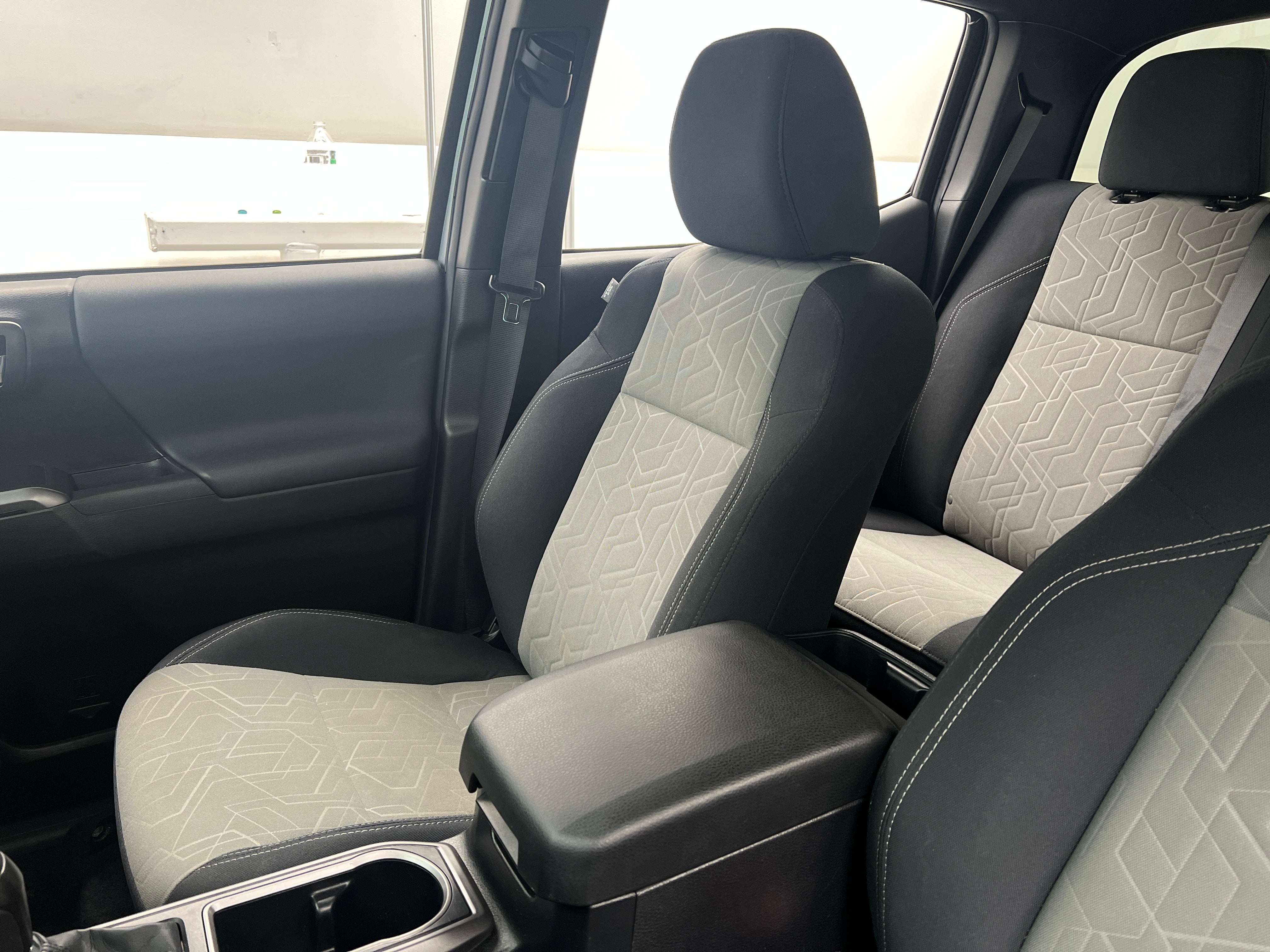 2022 Toyota Tacoma TRD Off-Road 2