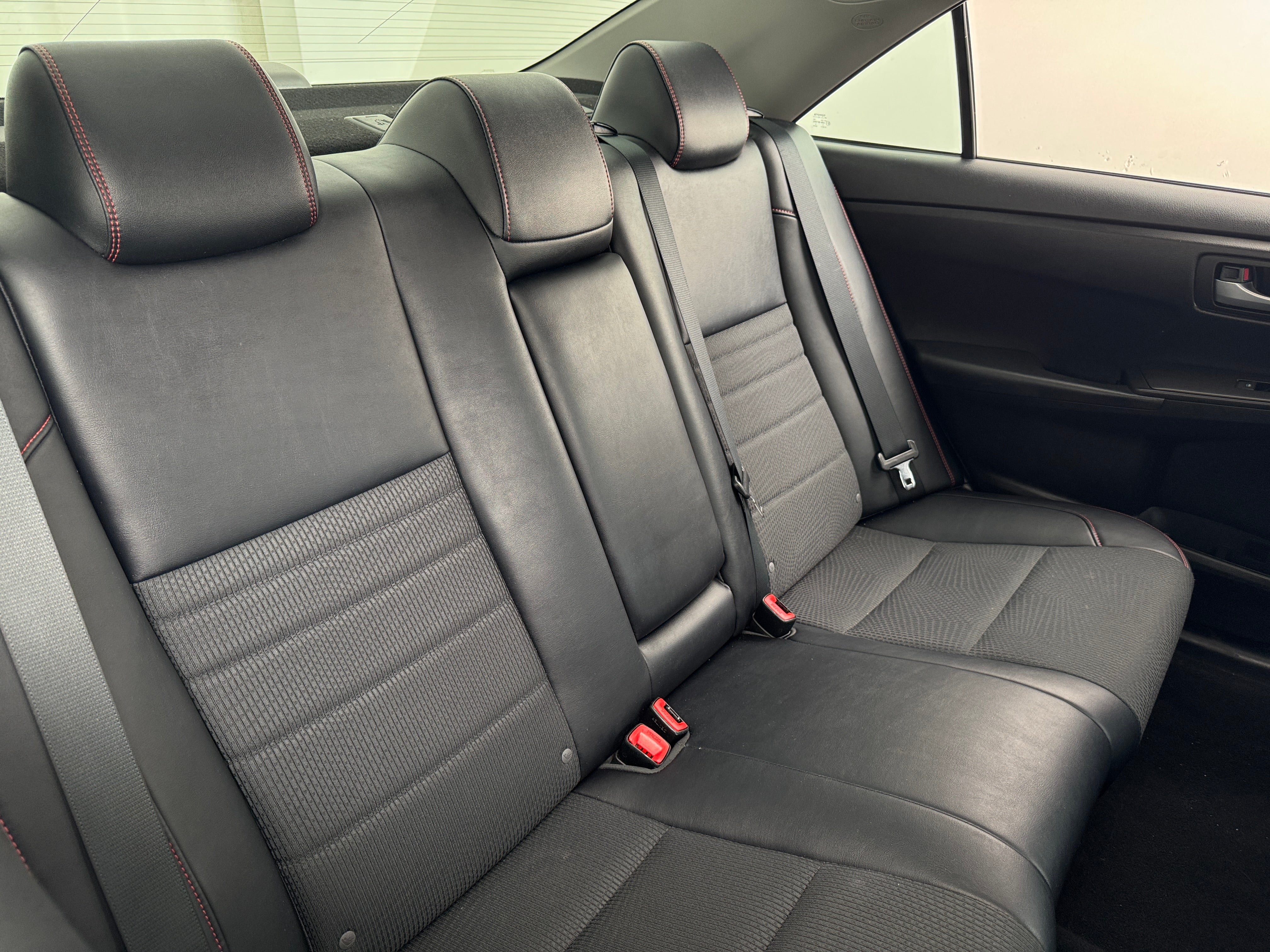 2016 Toyota Camry SE 6
