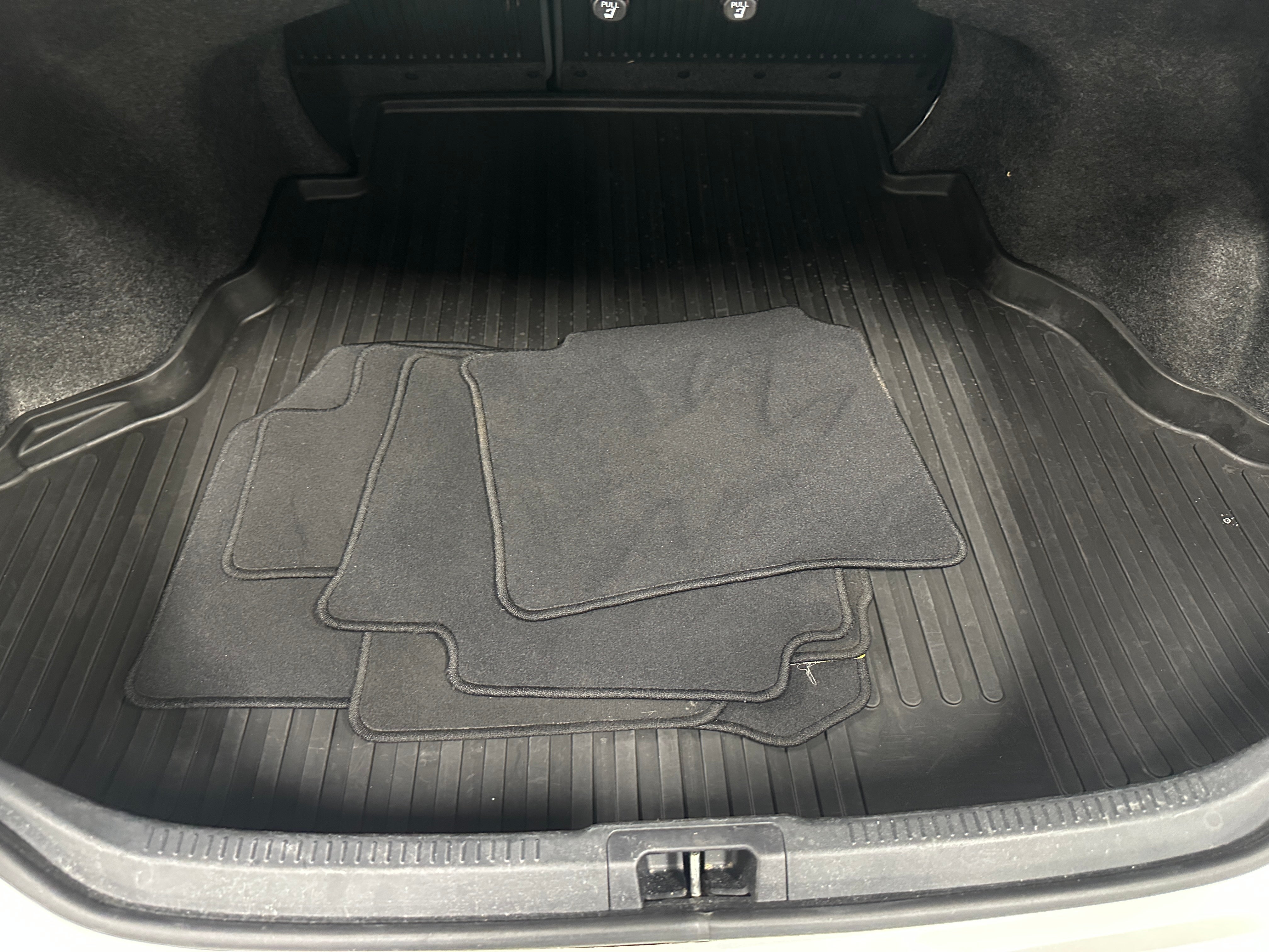 2016 Toyota Camry SE 7
