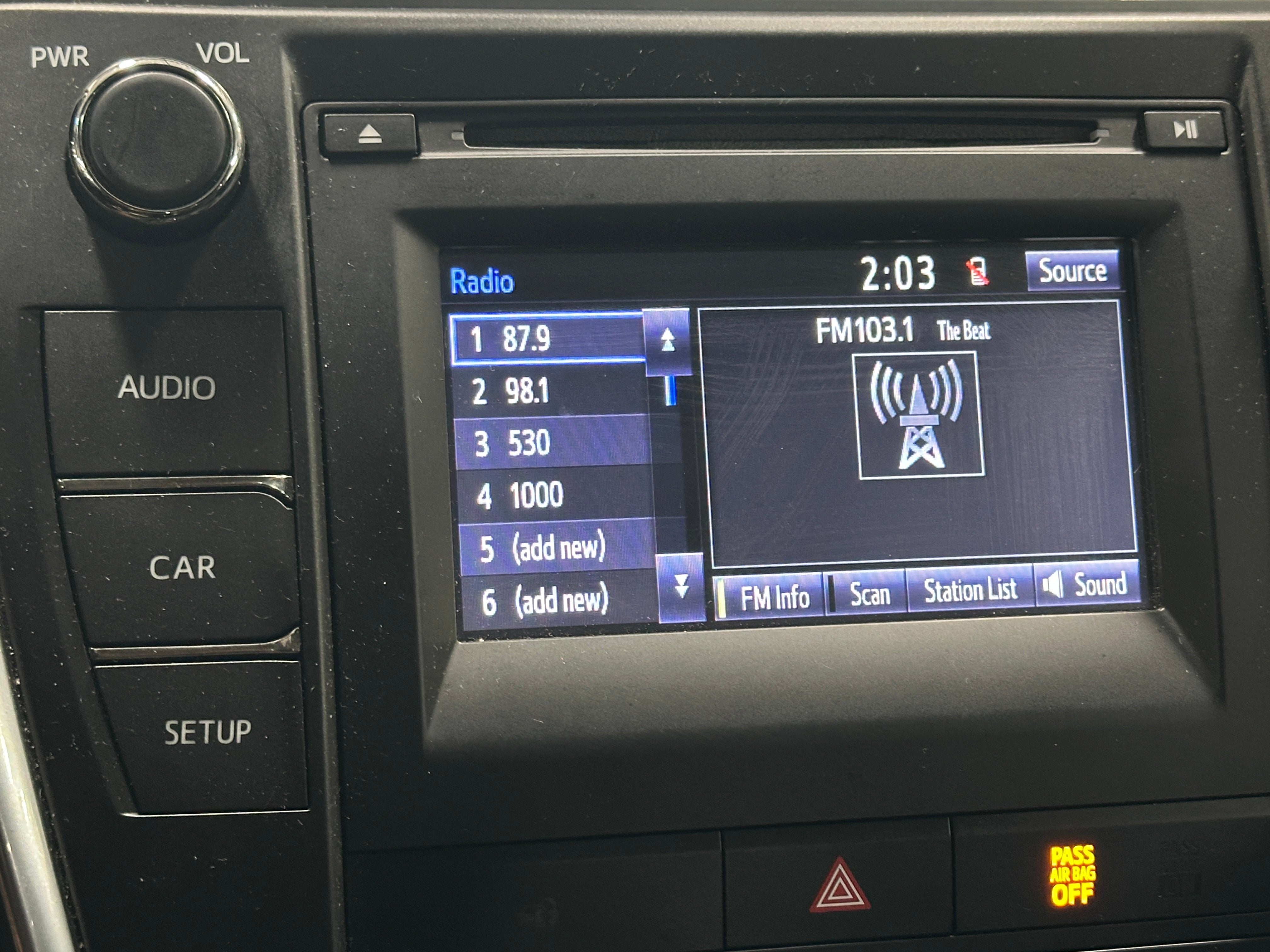 2016 Toyota Camry SE 4