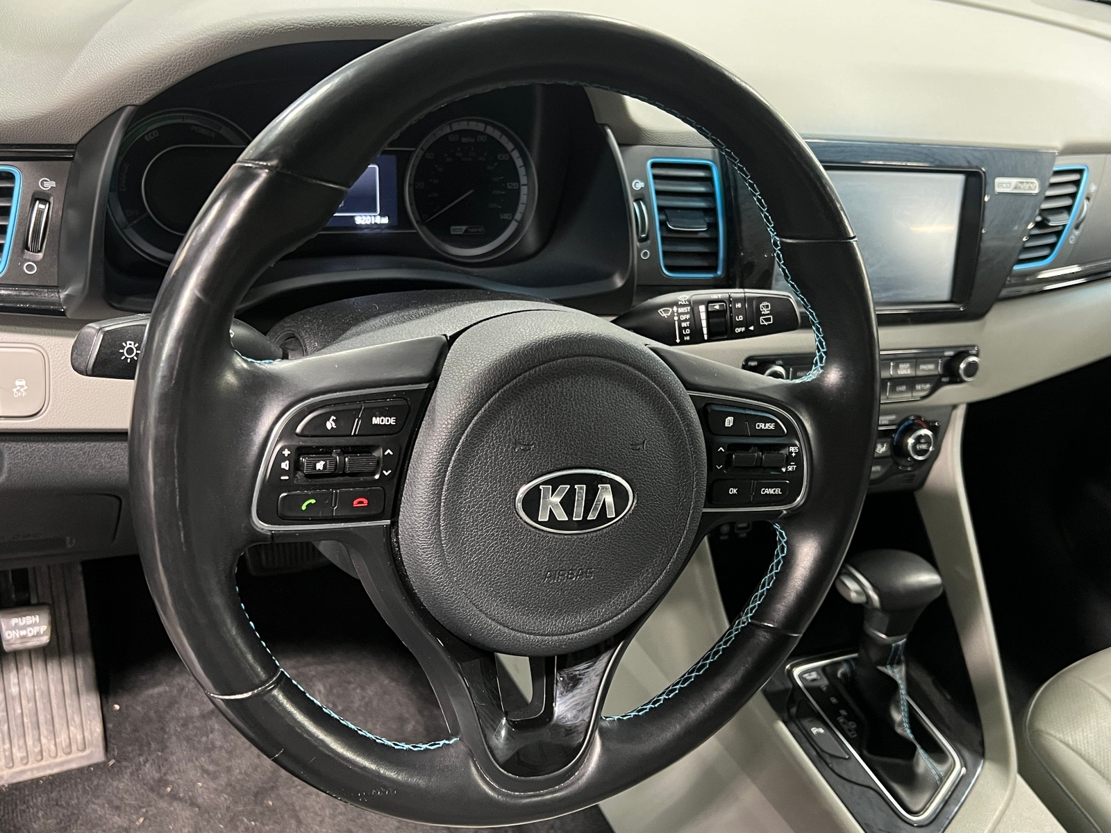 Thumbnail: 2017 Kia Niro - 4