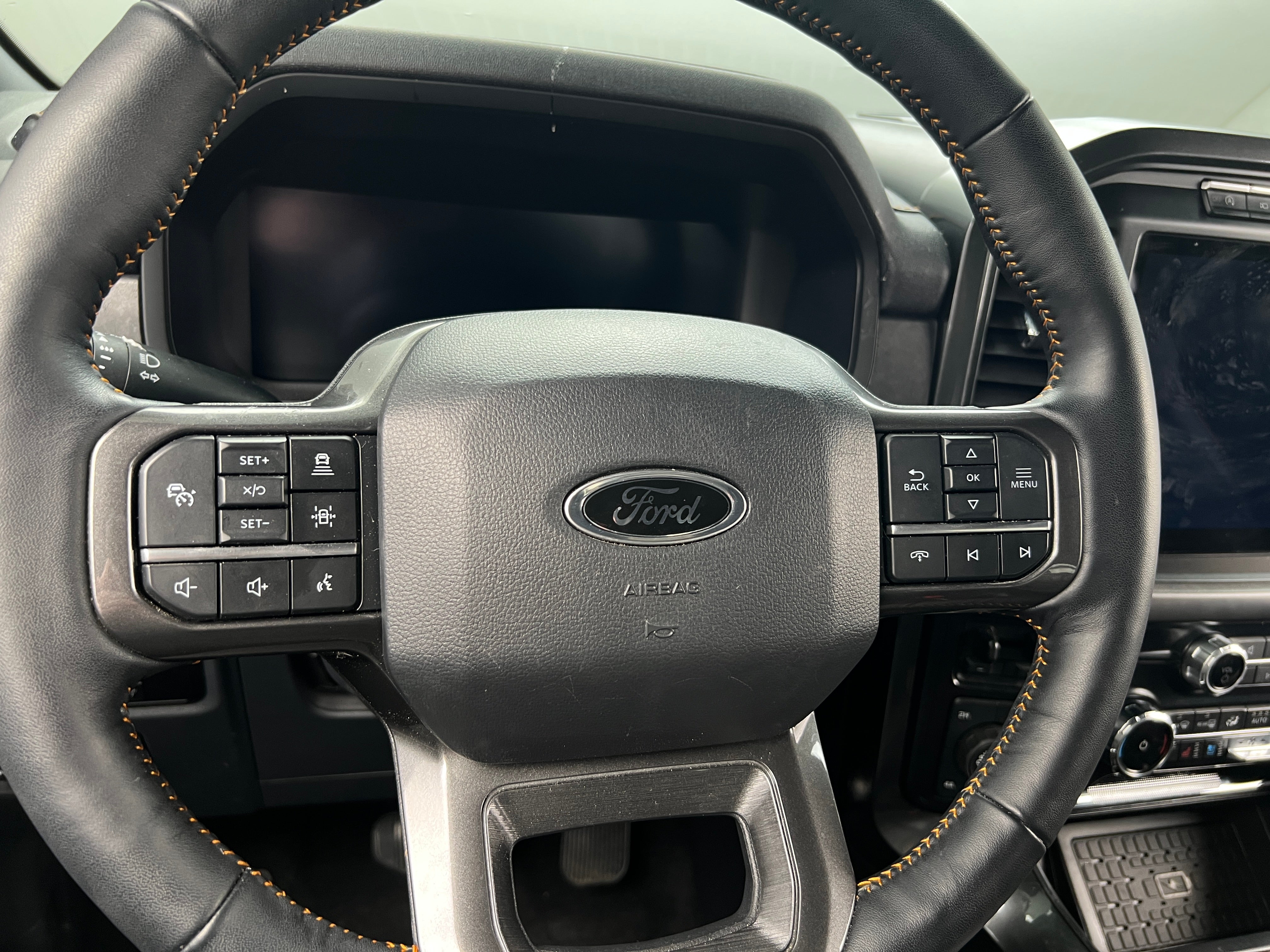 2023 Ford Econoline E-150 4