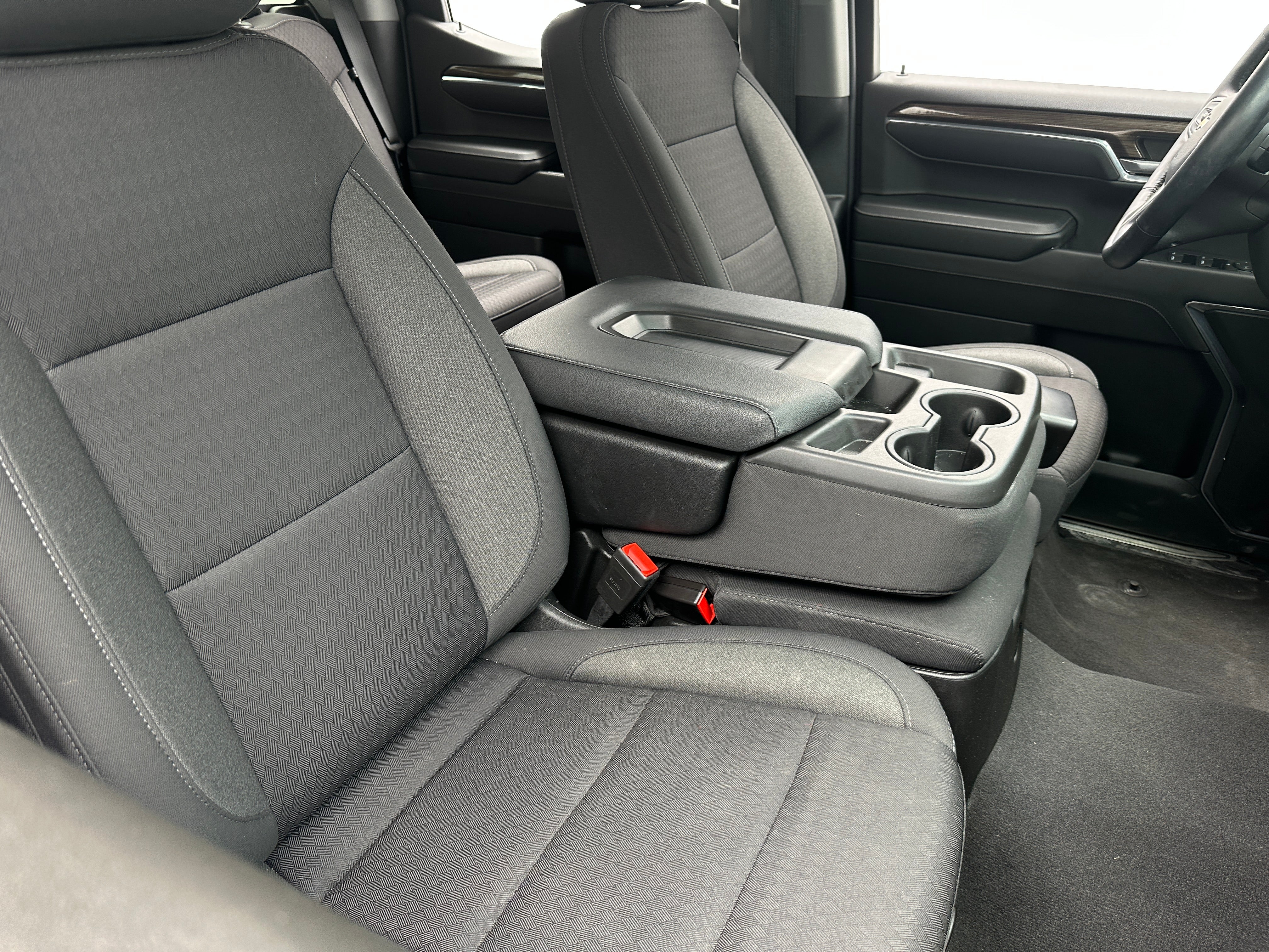 2023 Chevrolet Silverado 1500 LT 2