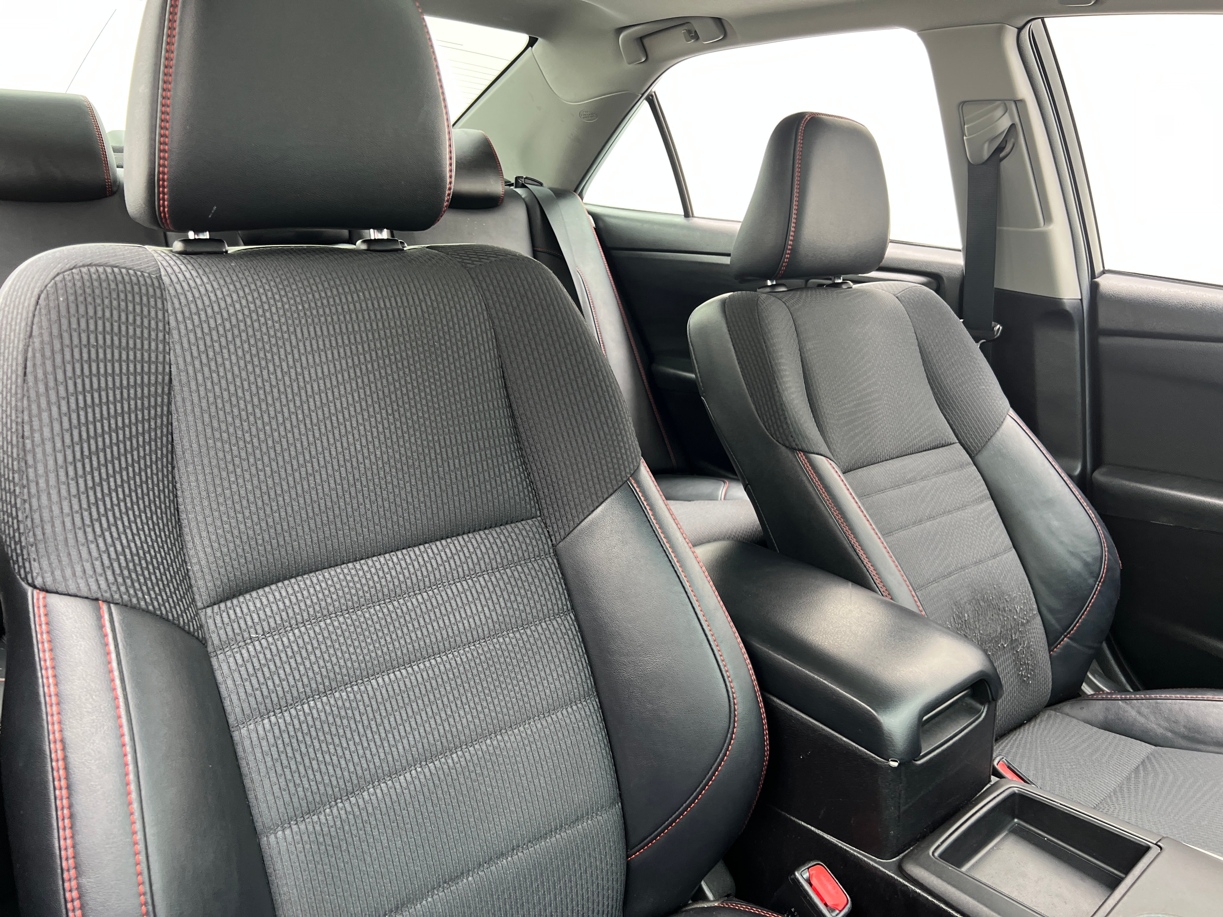 2017 Toyota Camry SE 2