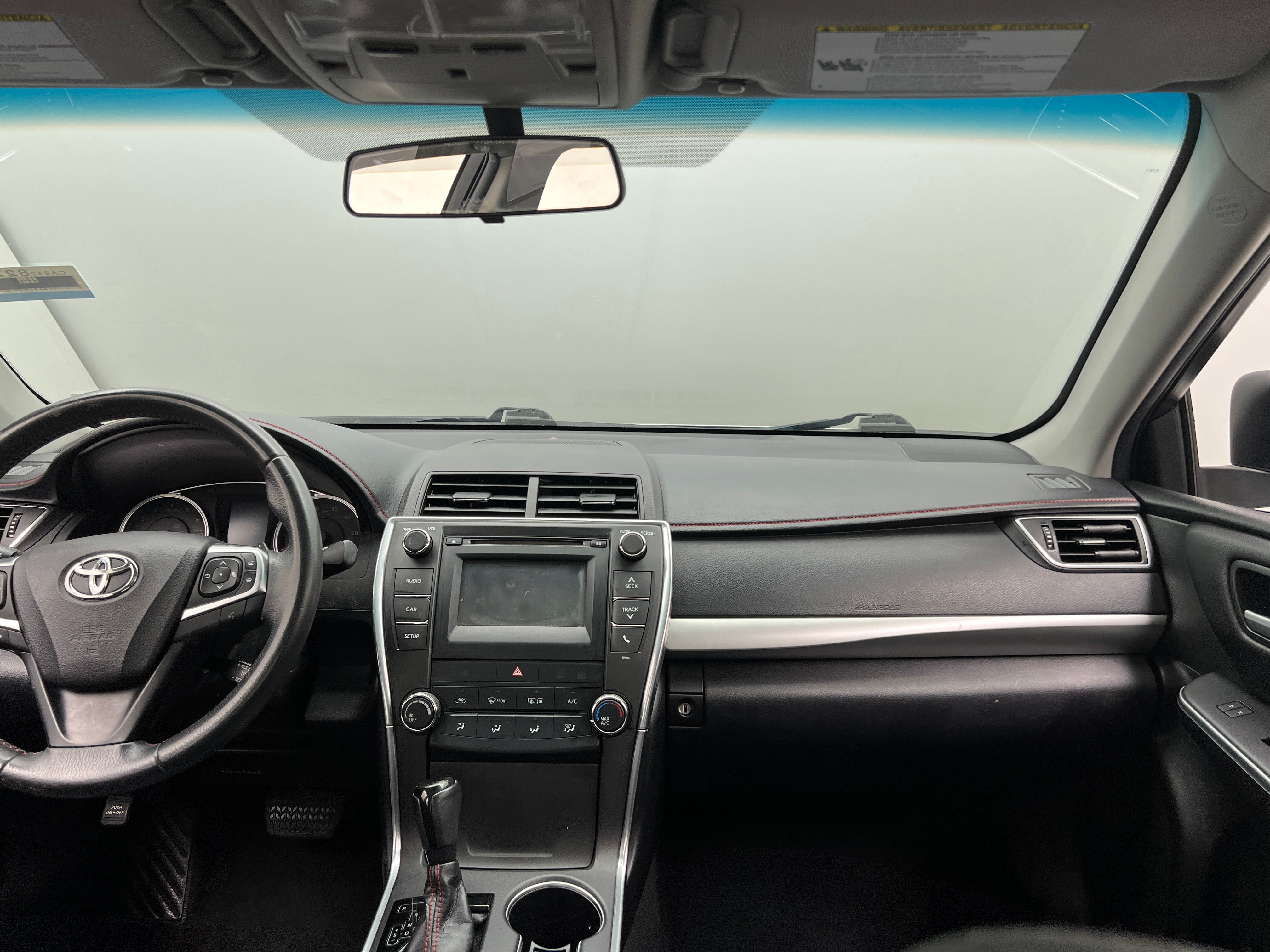 2017 Toyota Camry SE 3