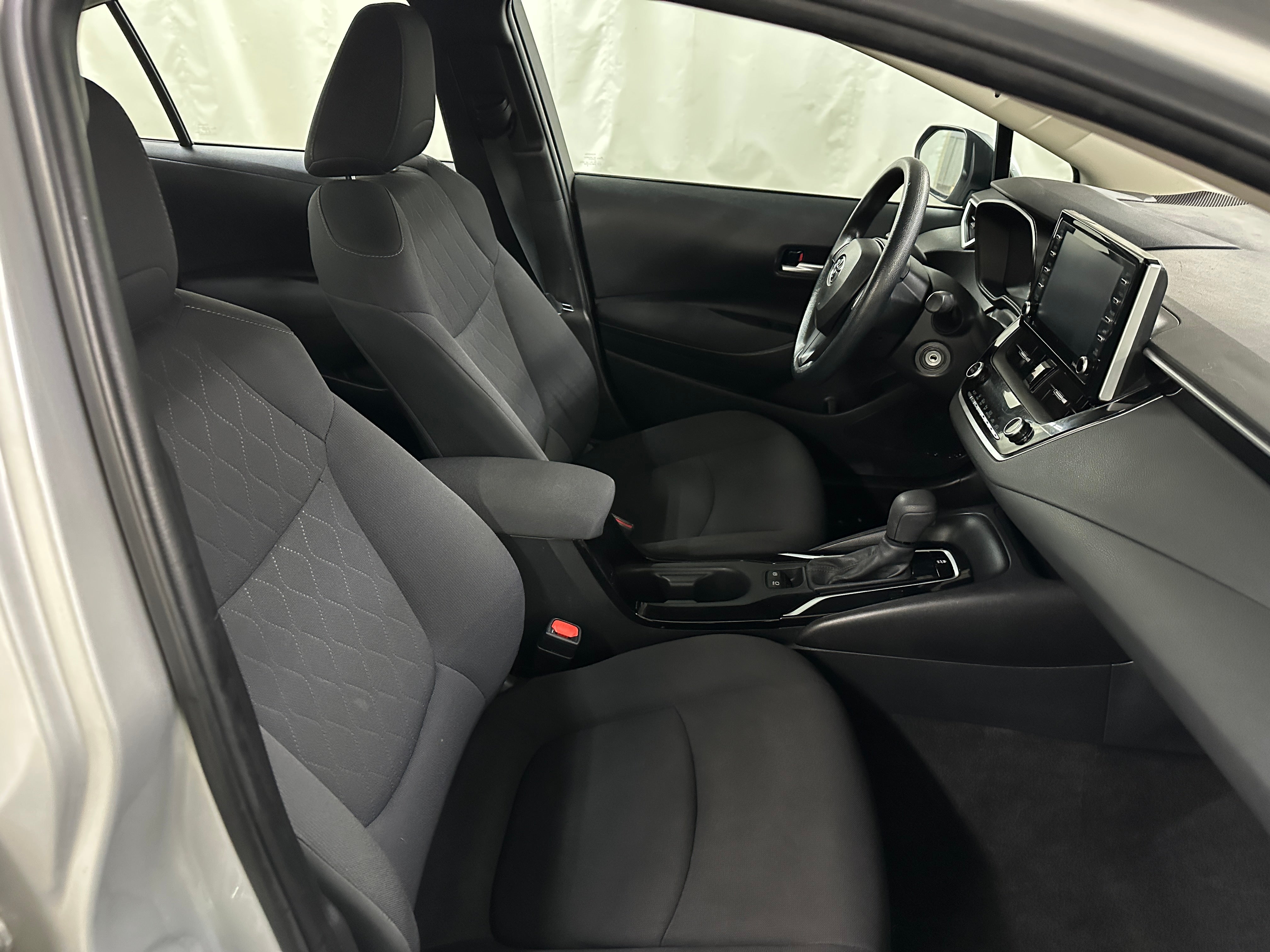 2021 Toyota Corolla LE 2