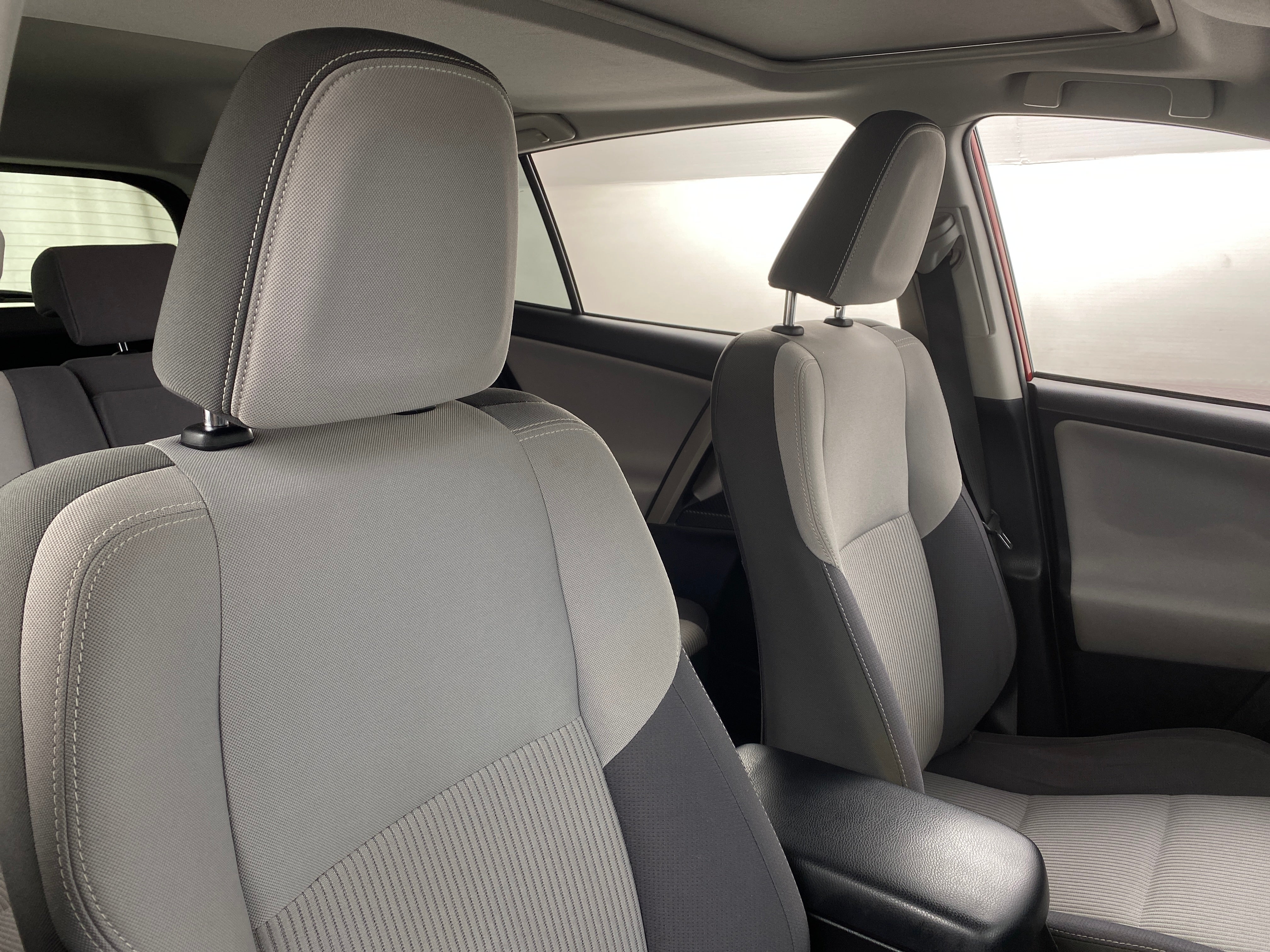 2015 Toyota RAV4 XLE 2