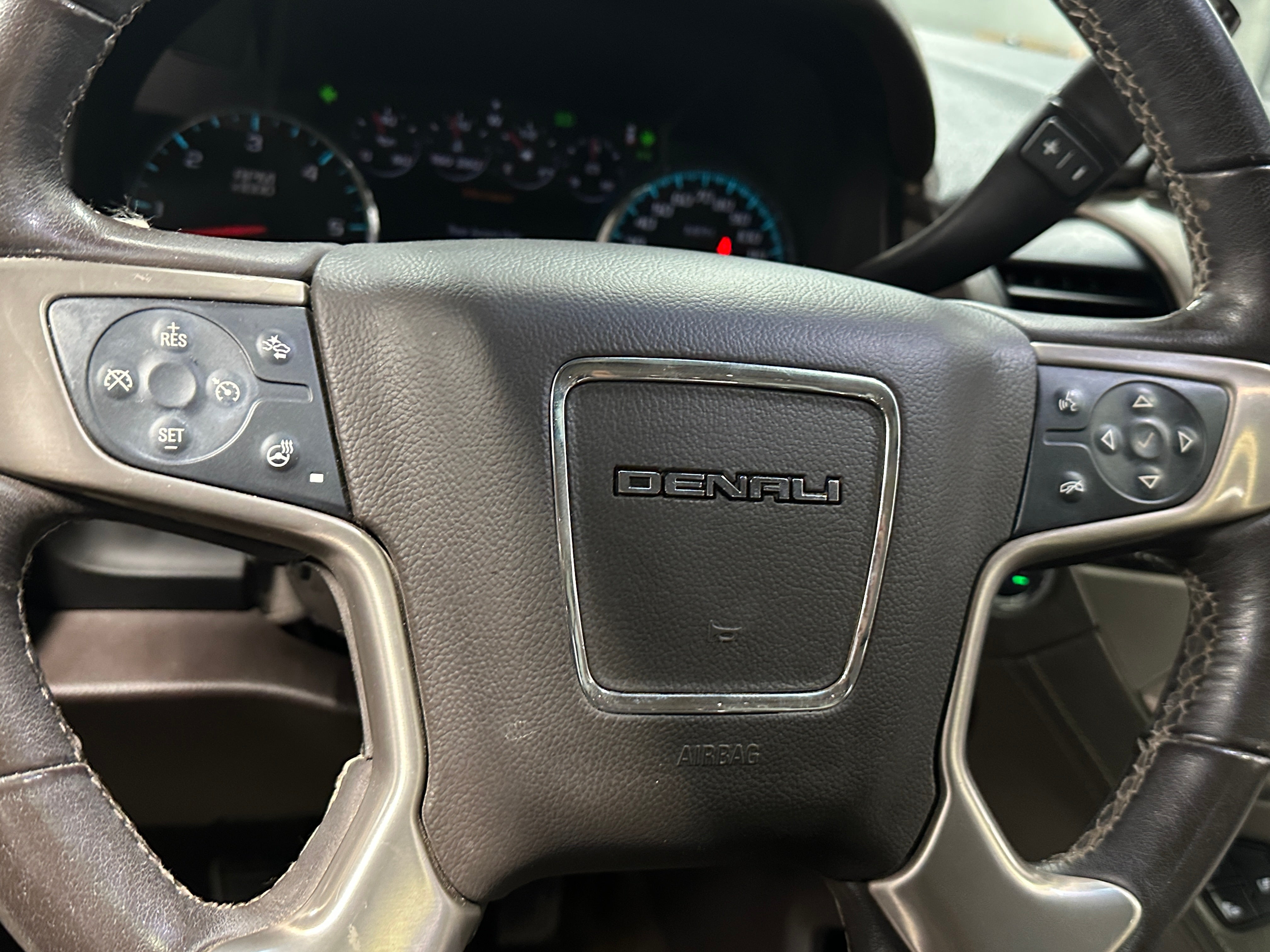 2018 GMC Yukon Denali 4