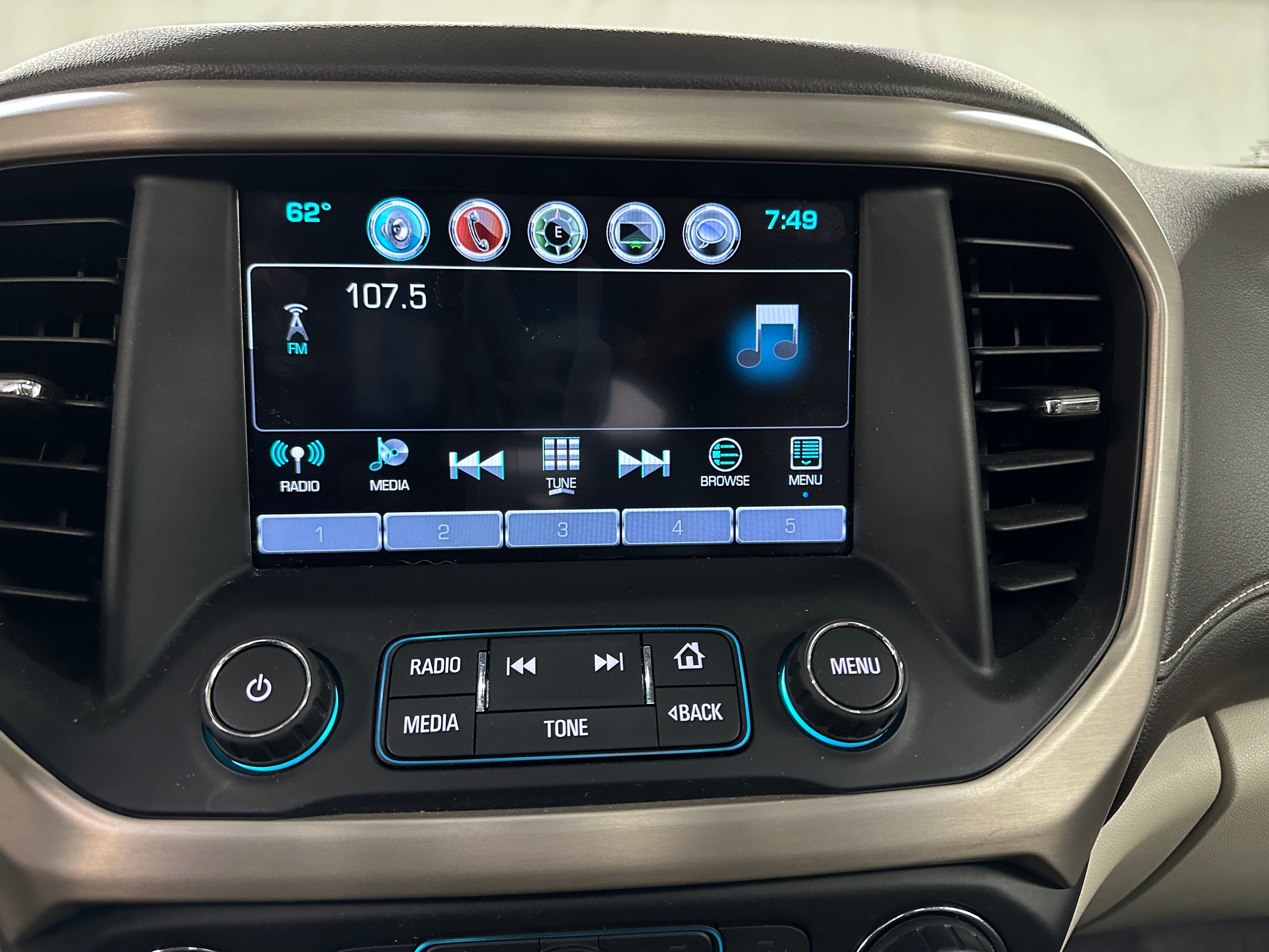 2019 GMC Acadia Denali 3