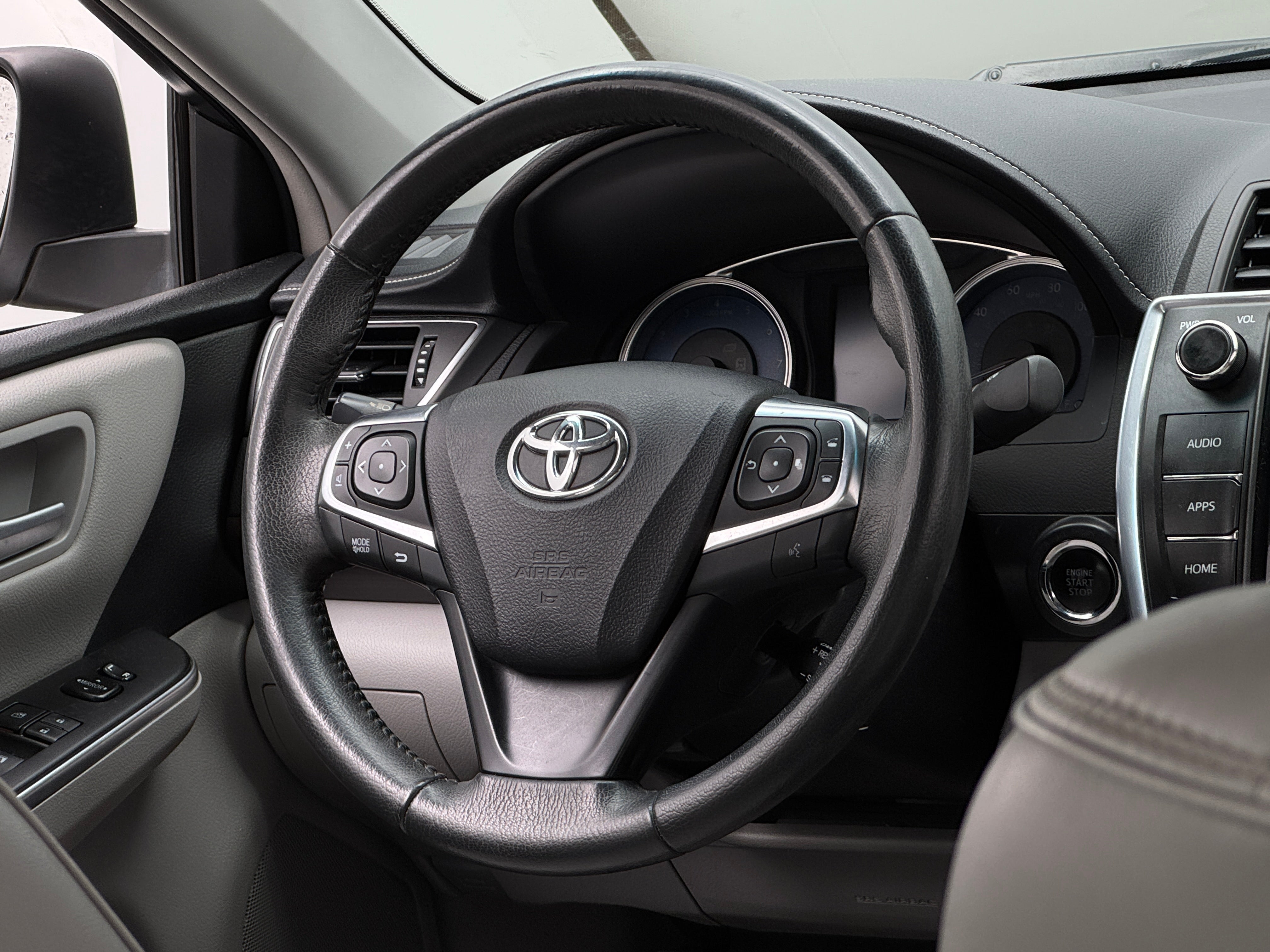 2017 Toyota Camry XLE 5