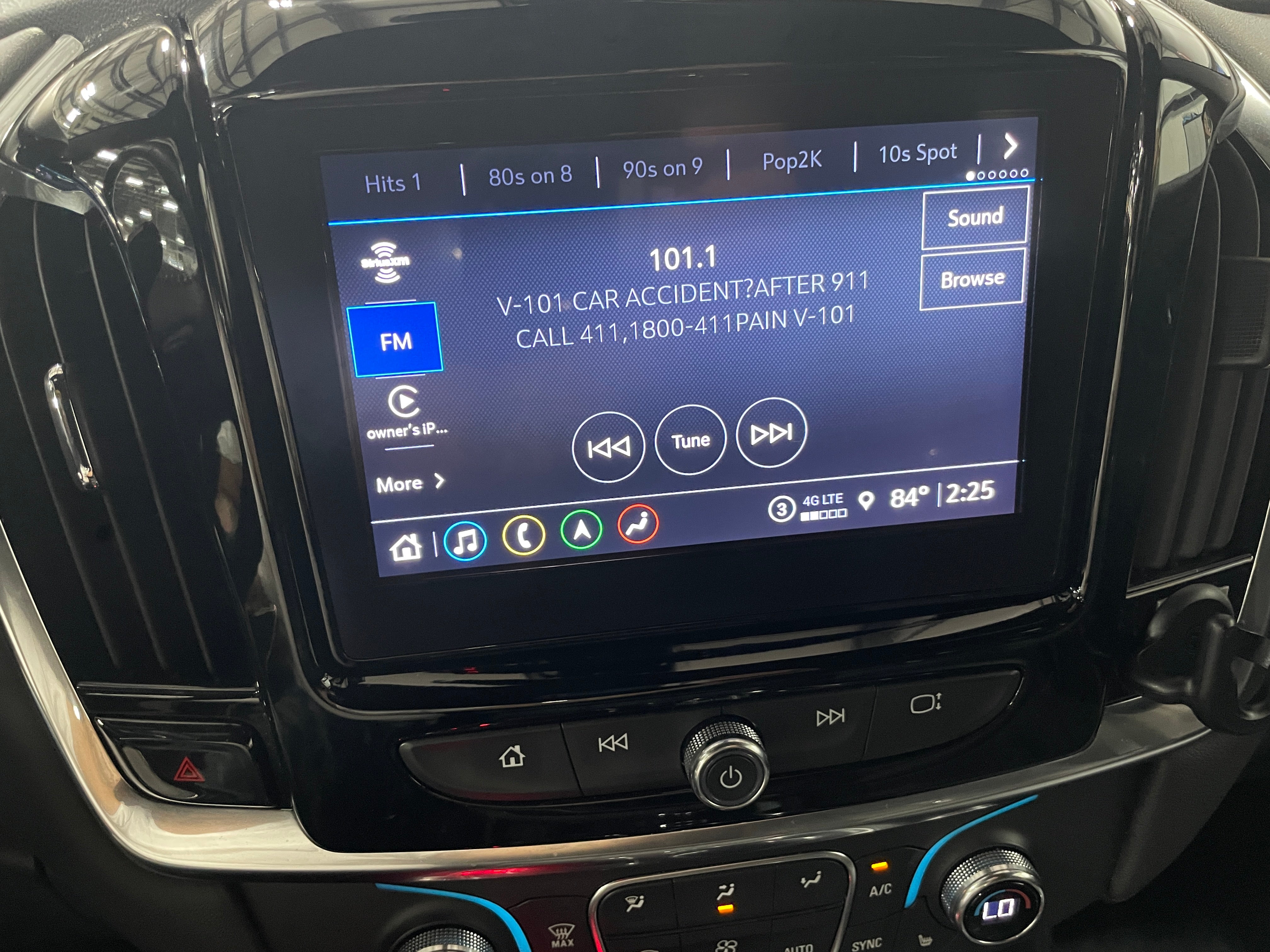 2022 Chevrolet Traverse RS 3