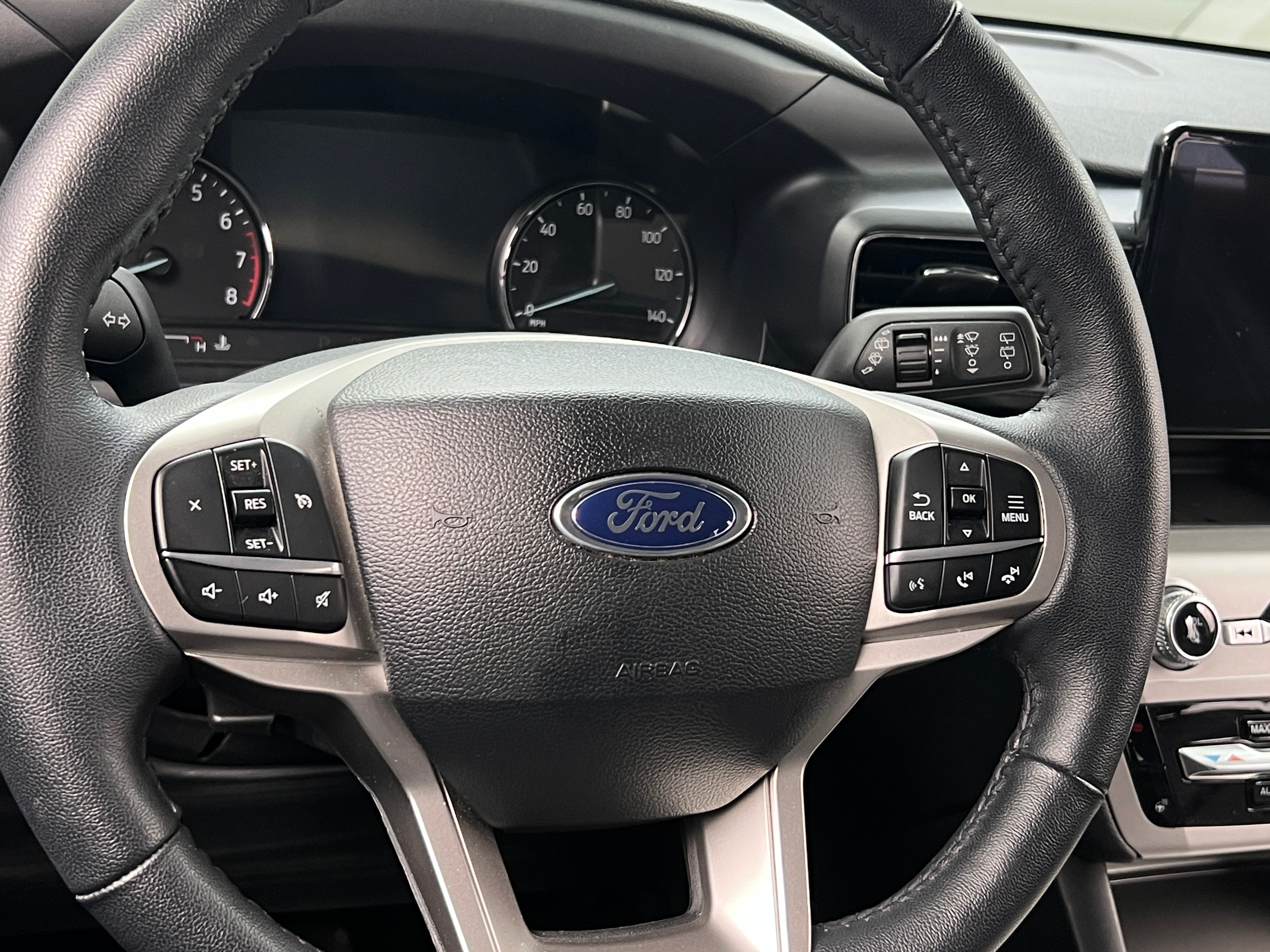 2024 Ford Explorer XLT 4