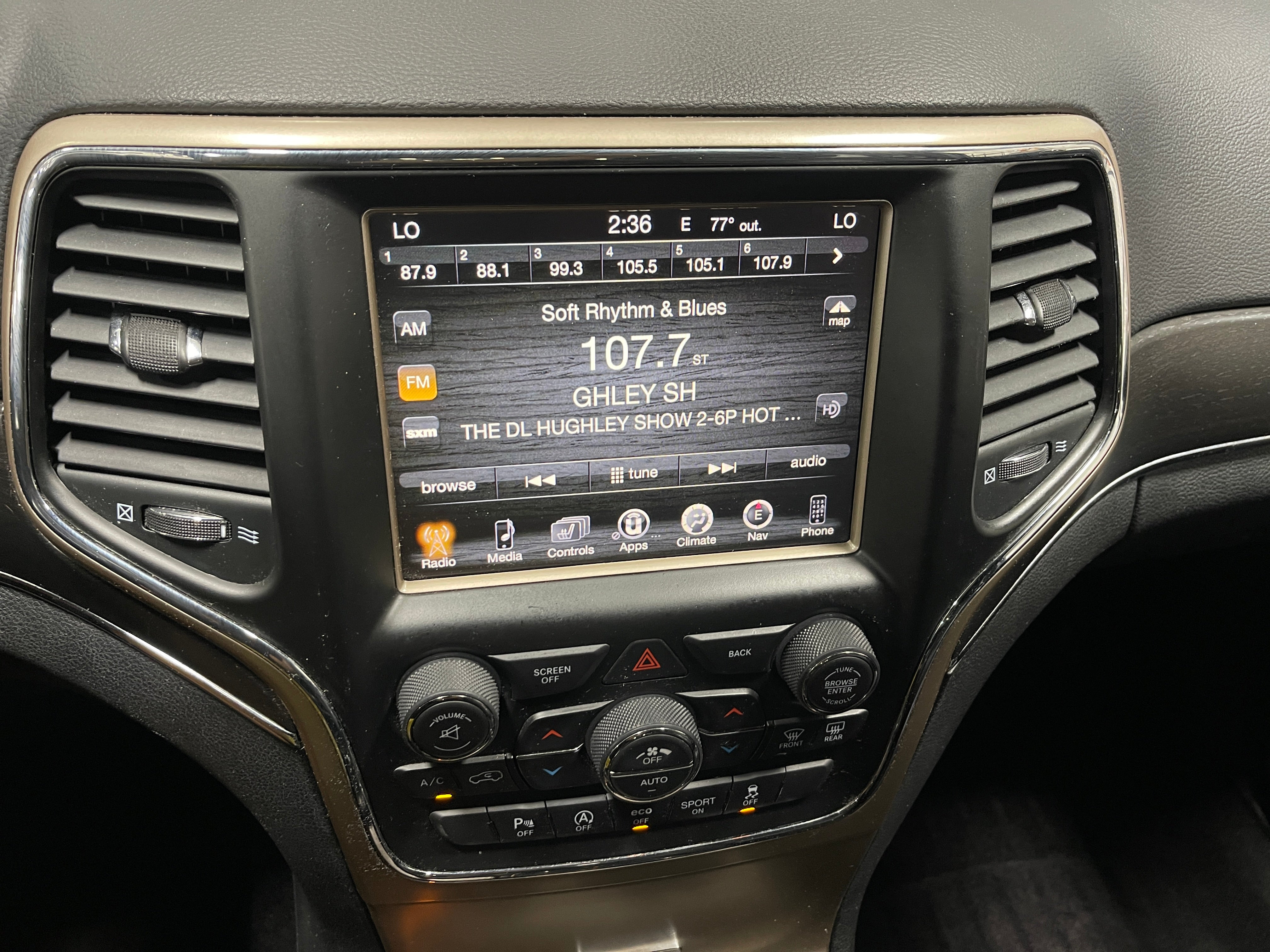 2016 Jeep Grand Cherokee Limited Edition 3