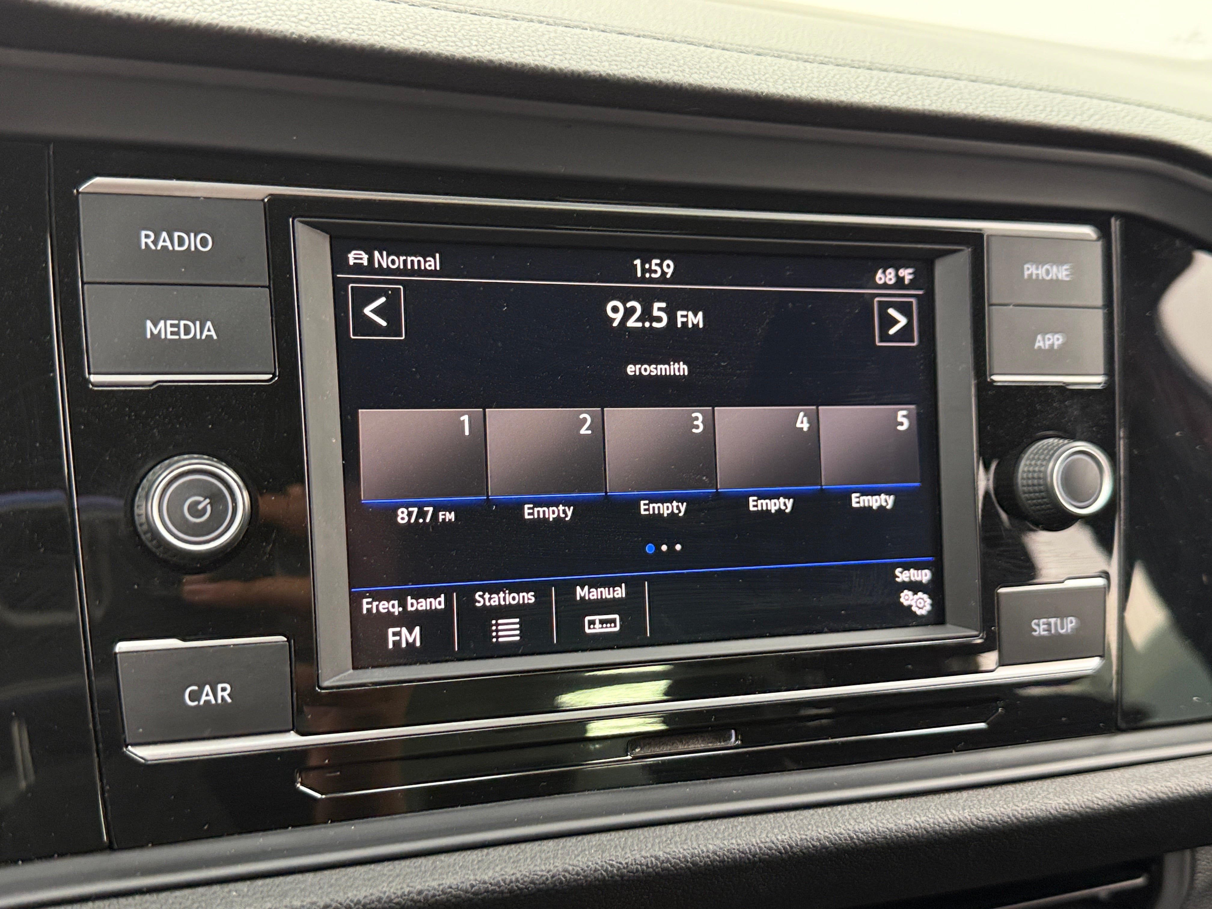 2019 Volkswagen Jetta GLI S 4