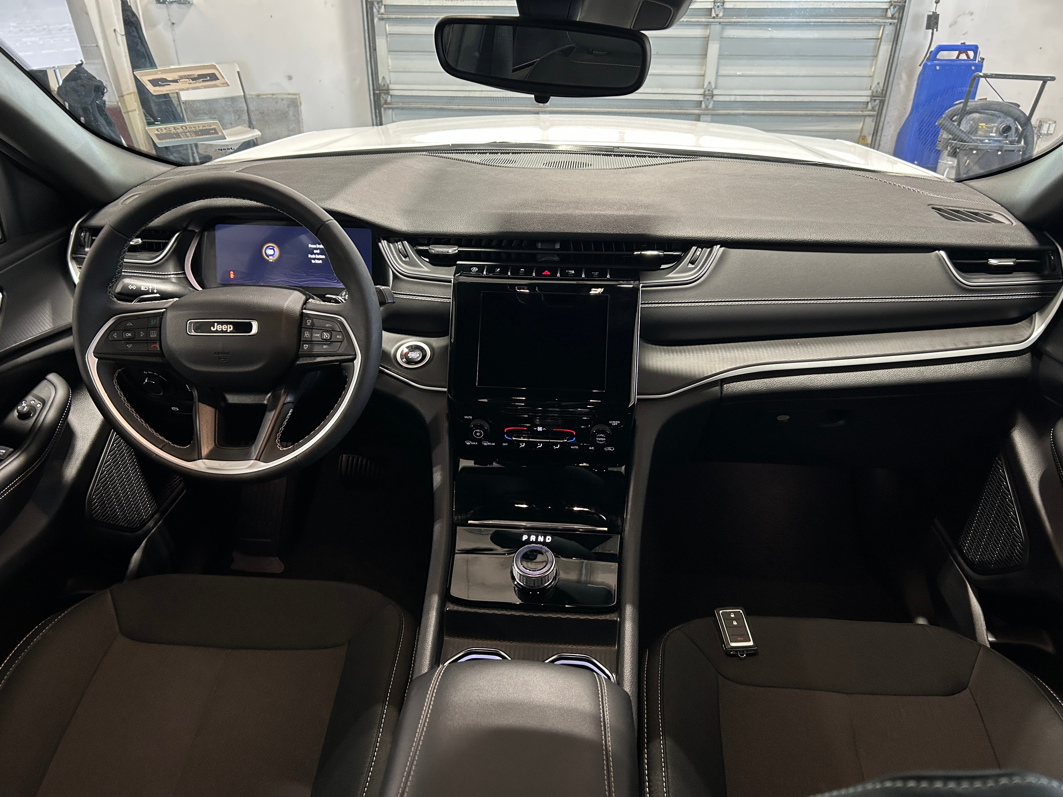 2024 Jeep Grand Cherokee Laredo 3