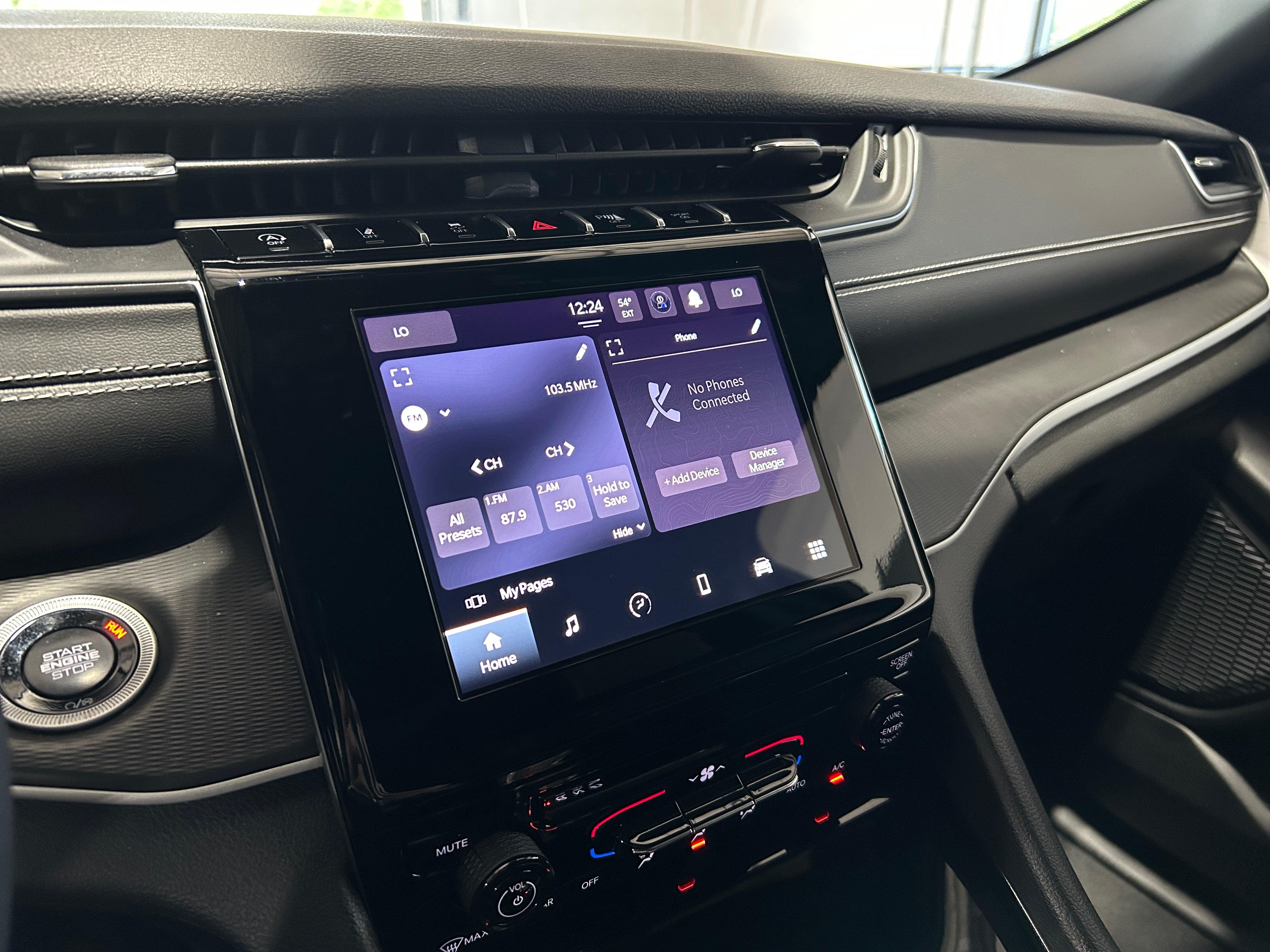 2024 Jeep Grand Cherokee Laredo 4