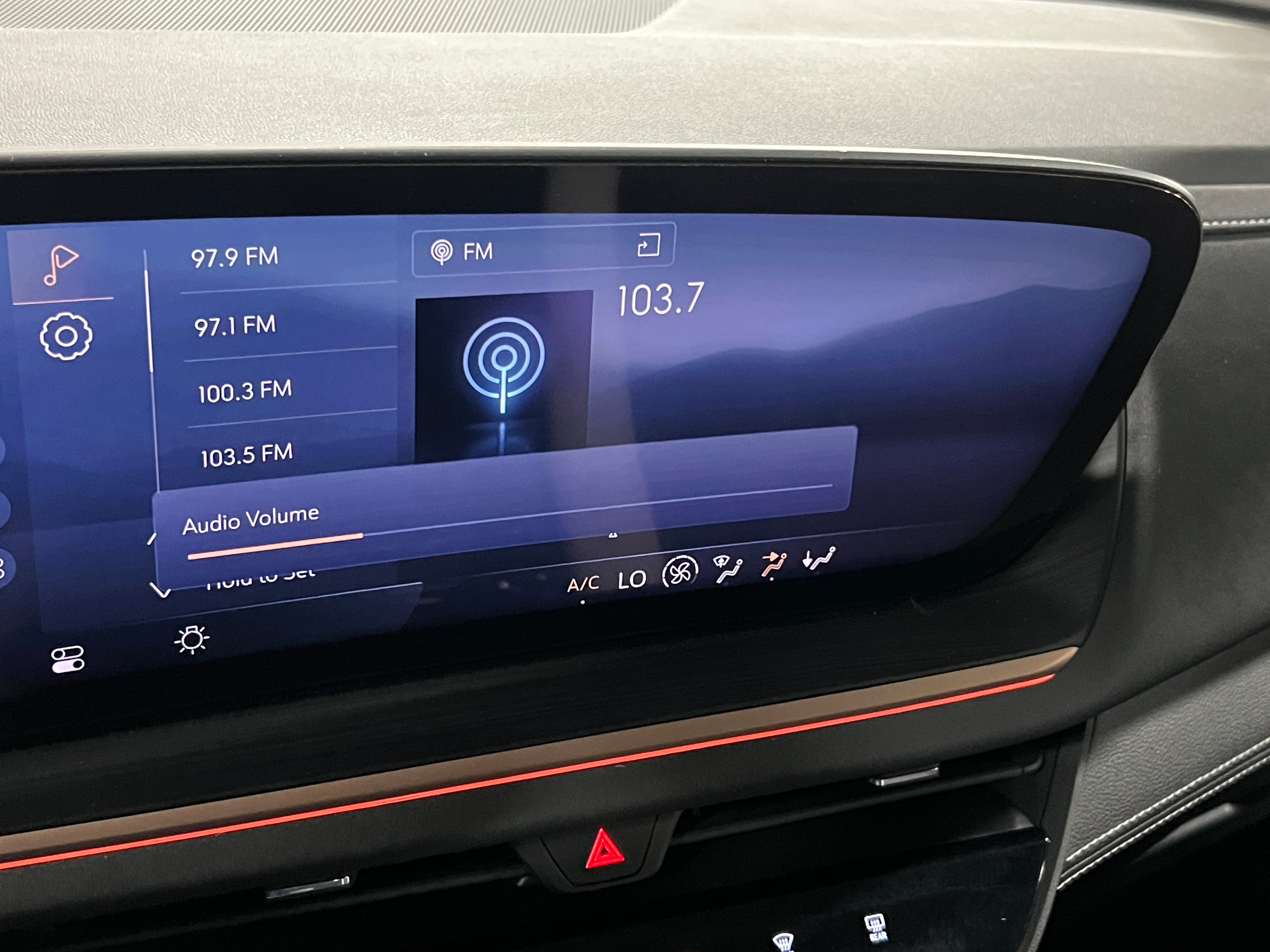 2024 Buick Envision Sport Touring 3