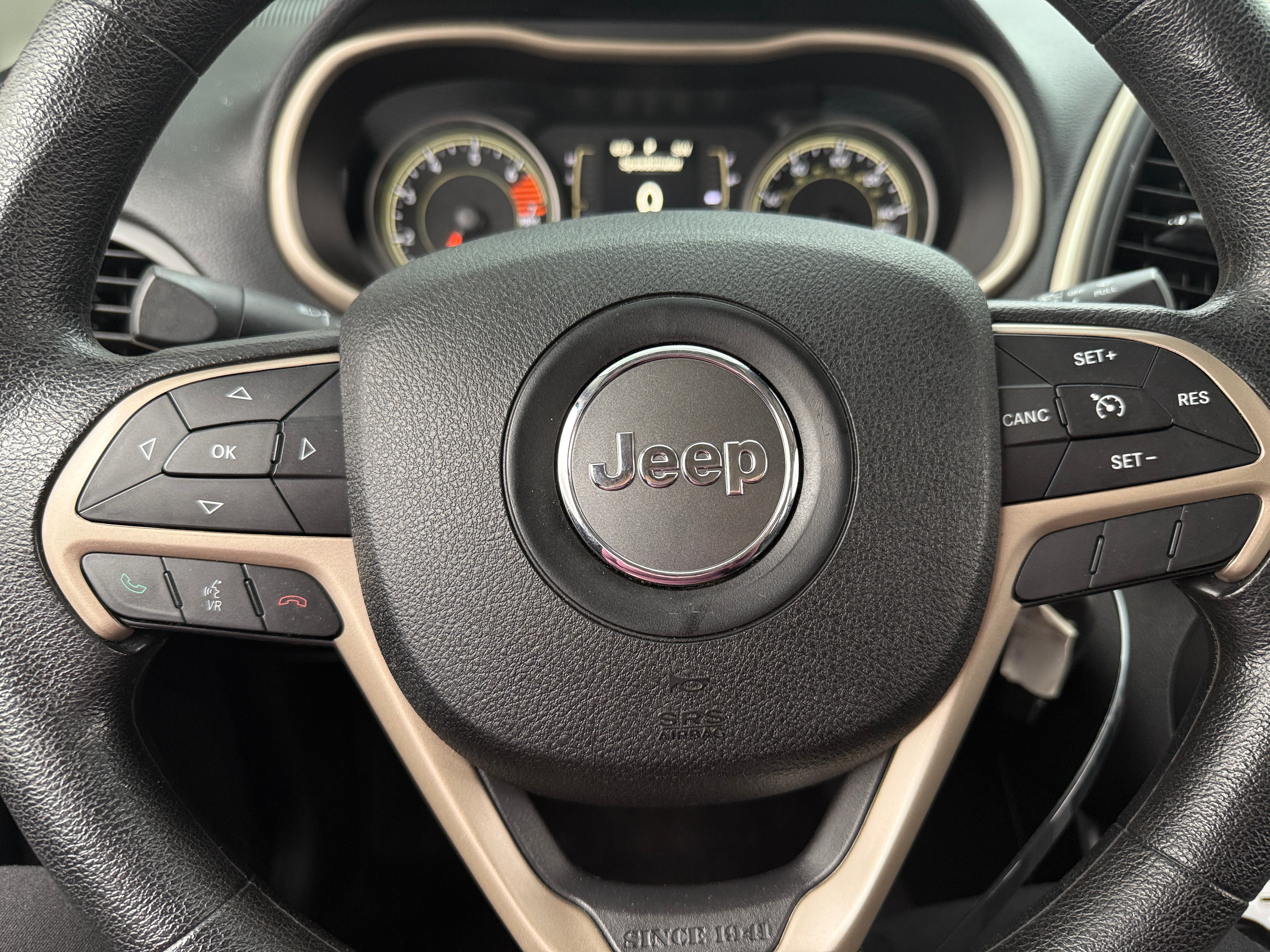 2016 Jeep Cherokee Sport 5