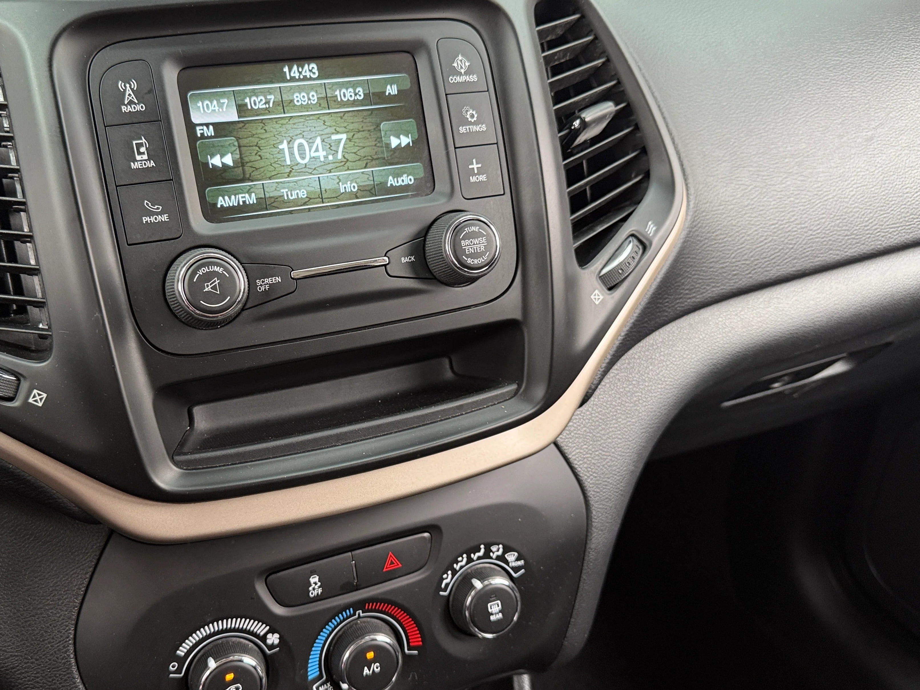 2016 Jeep Cherokee Sport 4