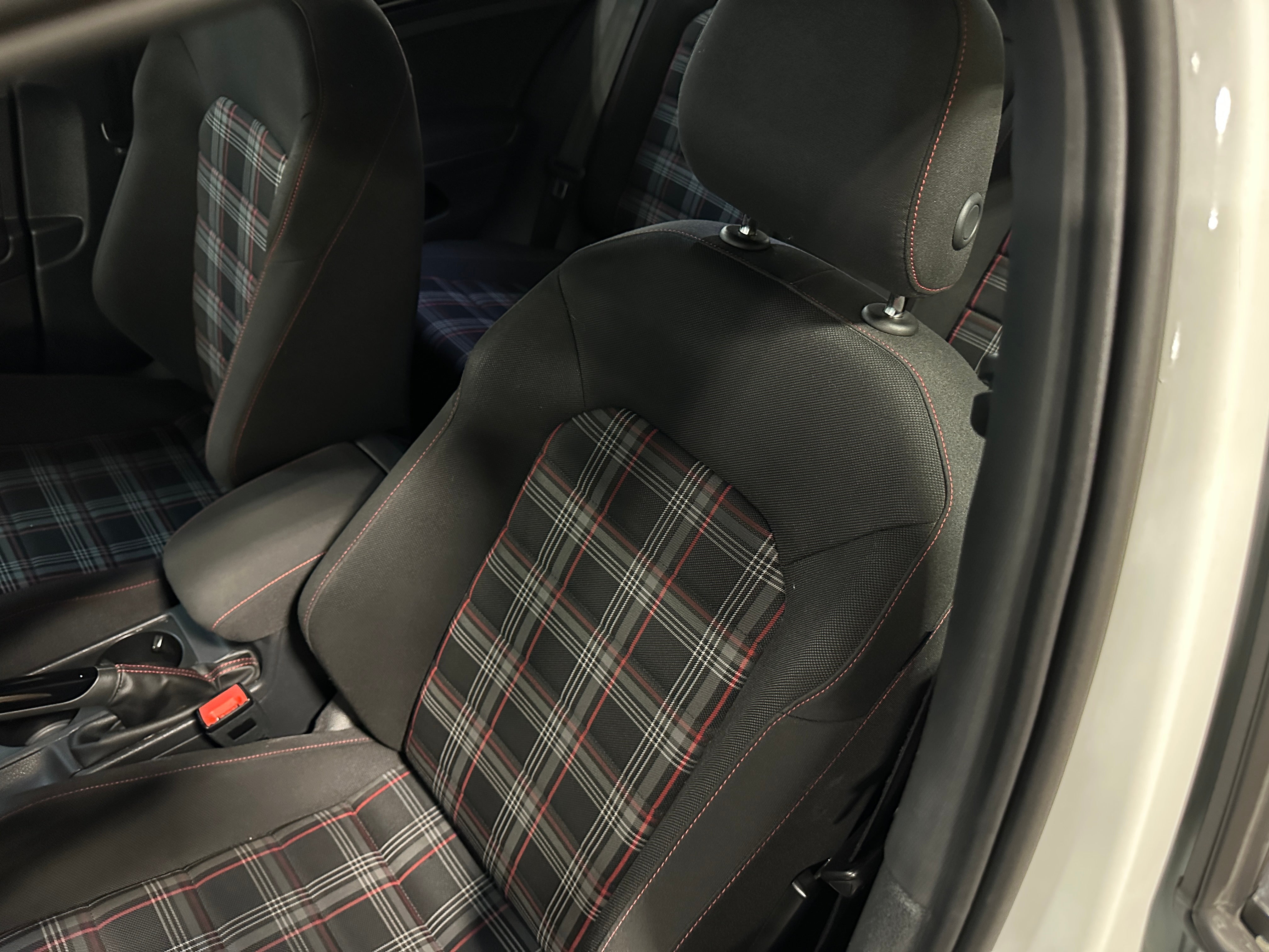 2017 Volkswagen Golf GTI S 2