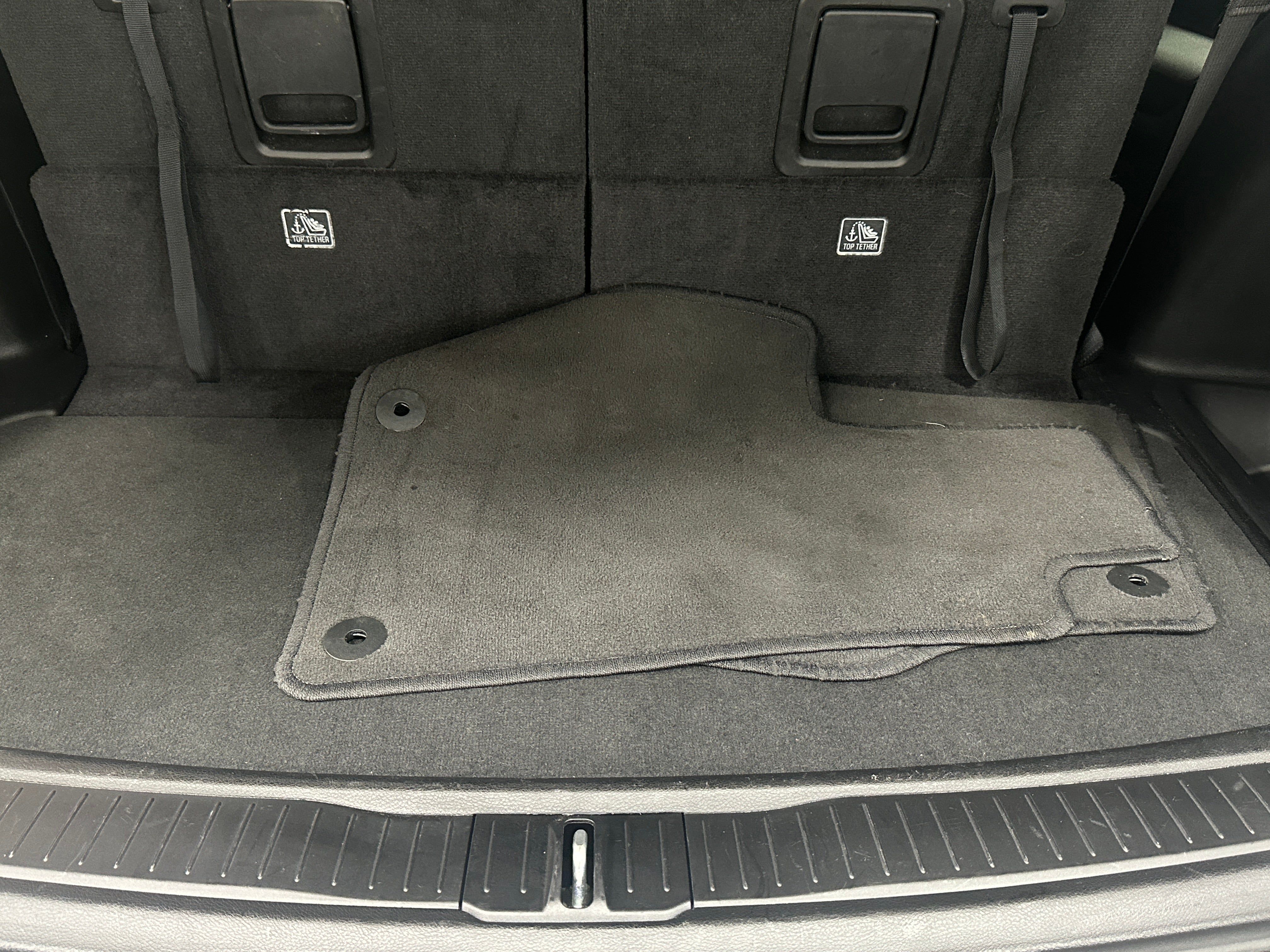 2023 Jeep Grand Cherokee L Laredo 7